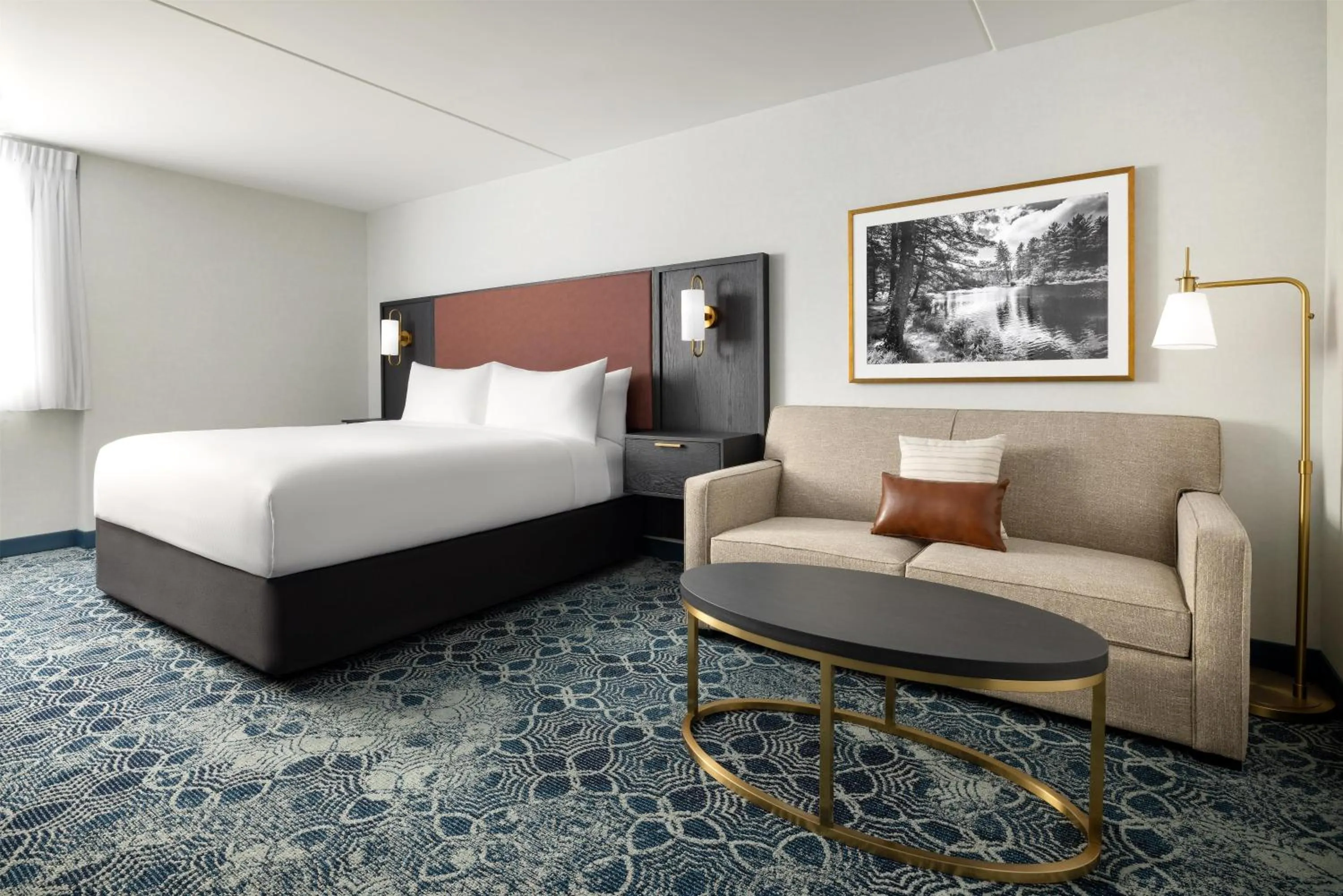 Living room, Bed in Doubletree By Hilton Concord Downtown