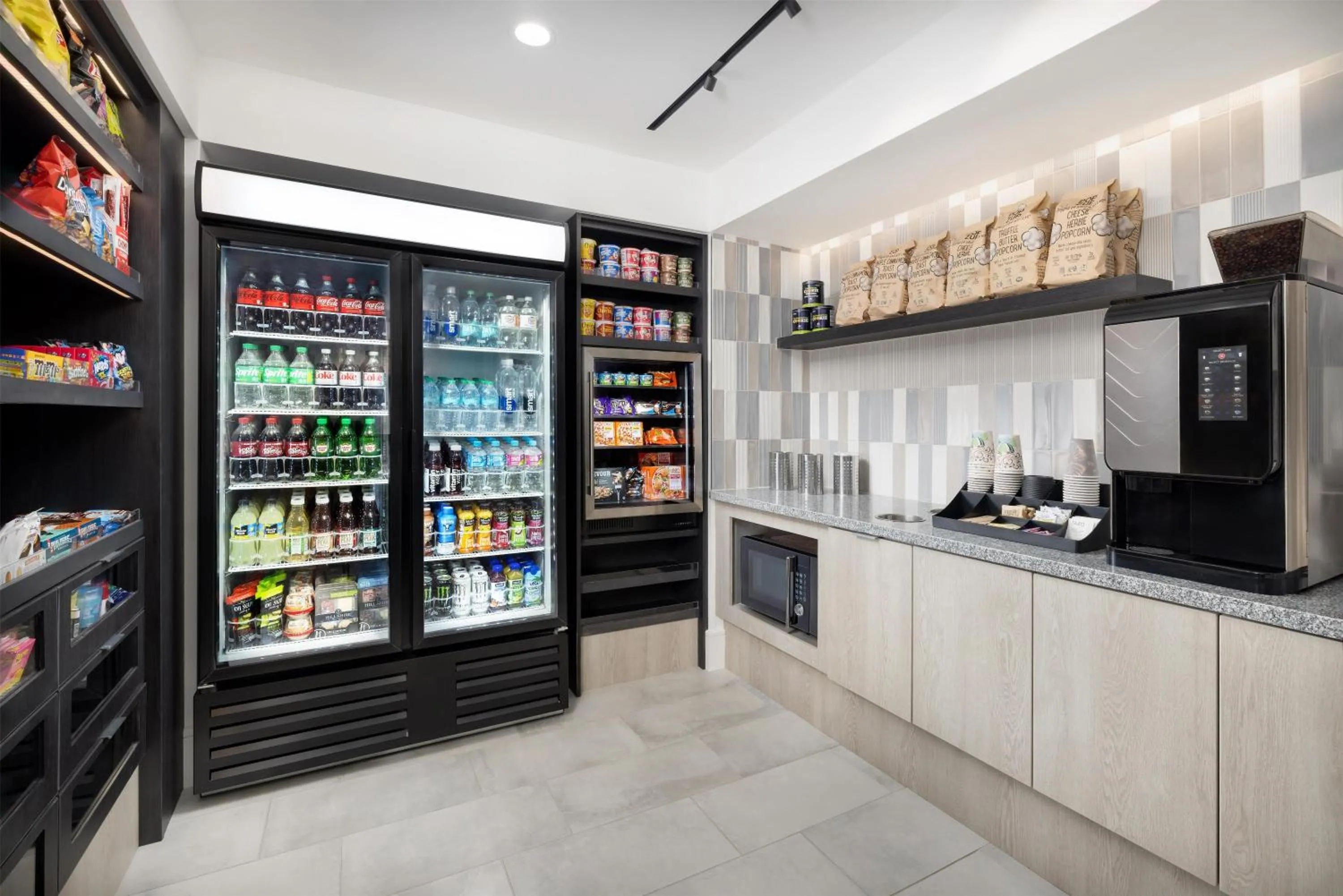 Restaurant/places to eat in Doubletree By Hilton Concord Downtown