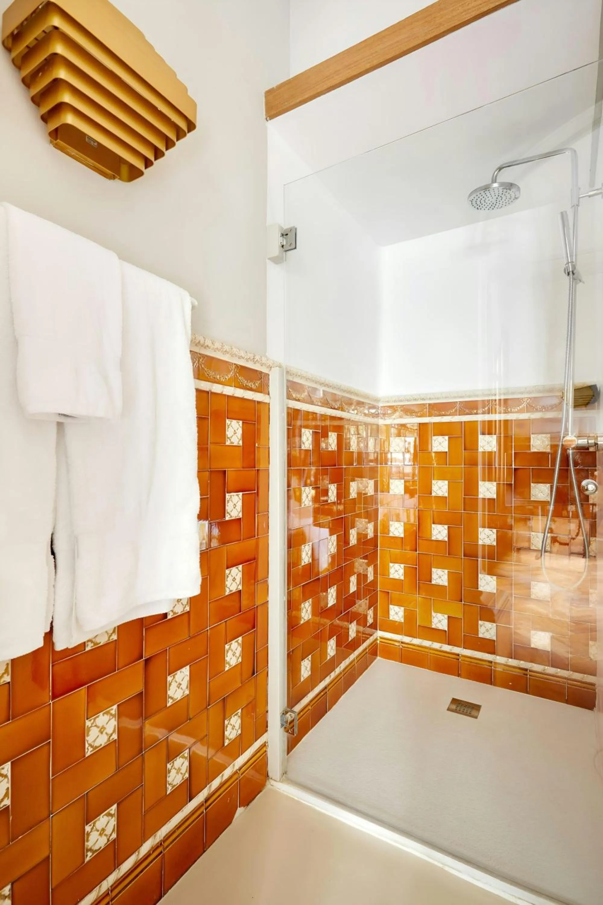 Bathroom in Le Palacete Hotel Gracia District, Sonder by Marriott Bonvoy