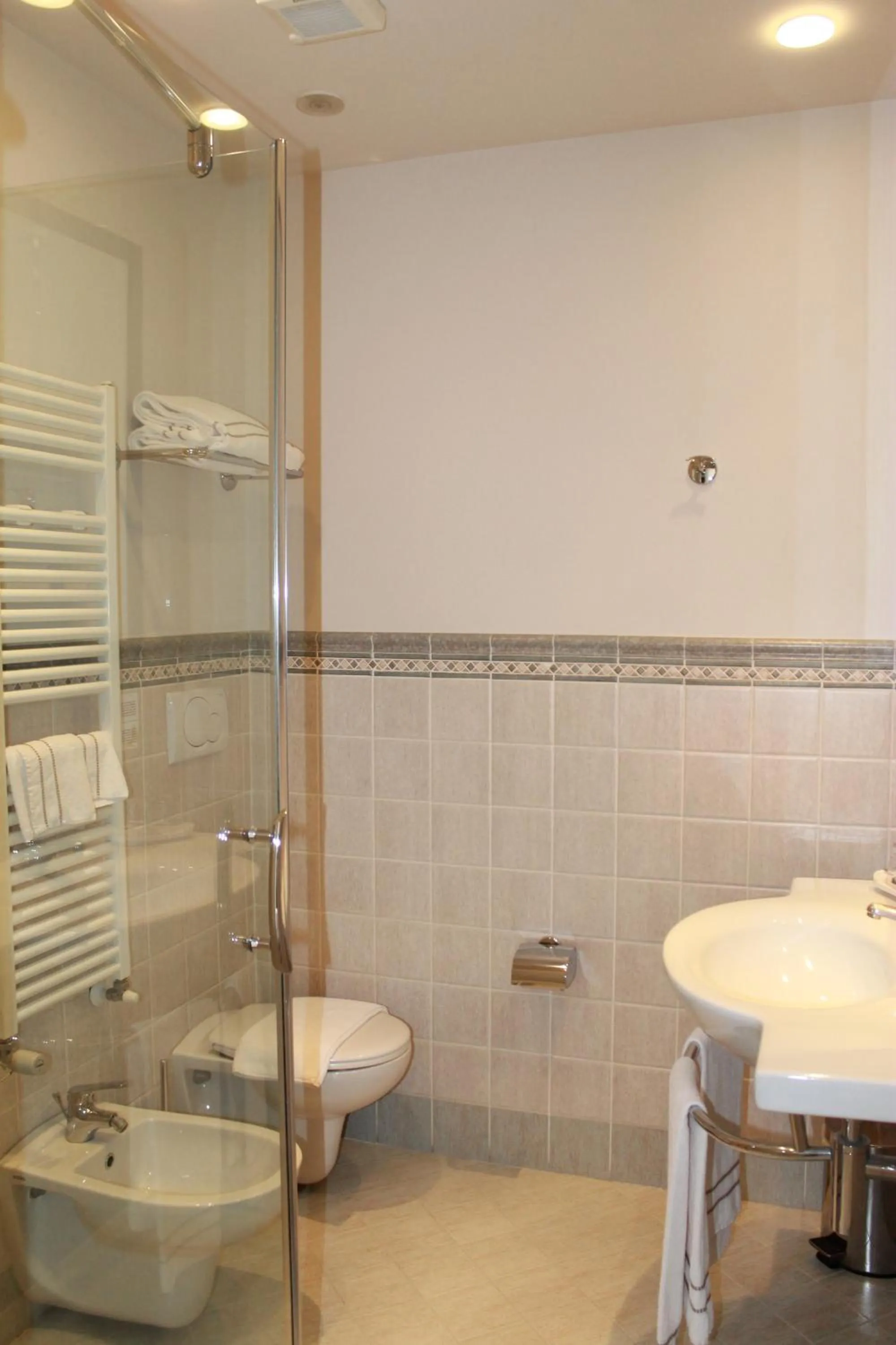 Bathroom in Hotel Capovilla