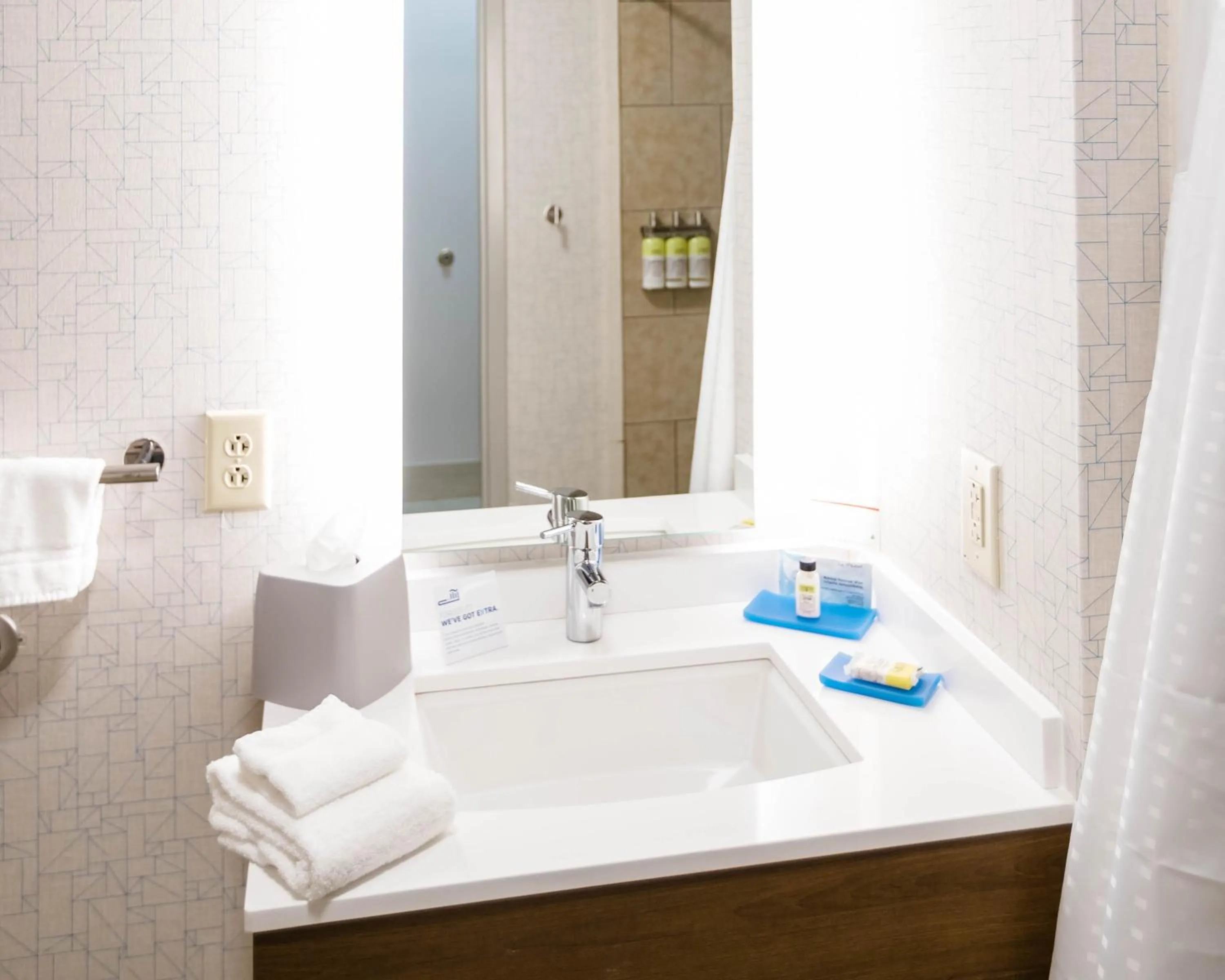 Photo of the whole room in Holiday Inn Express & Suites Knoxville-Farragut by IHG