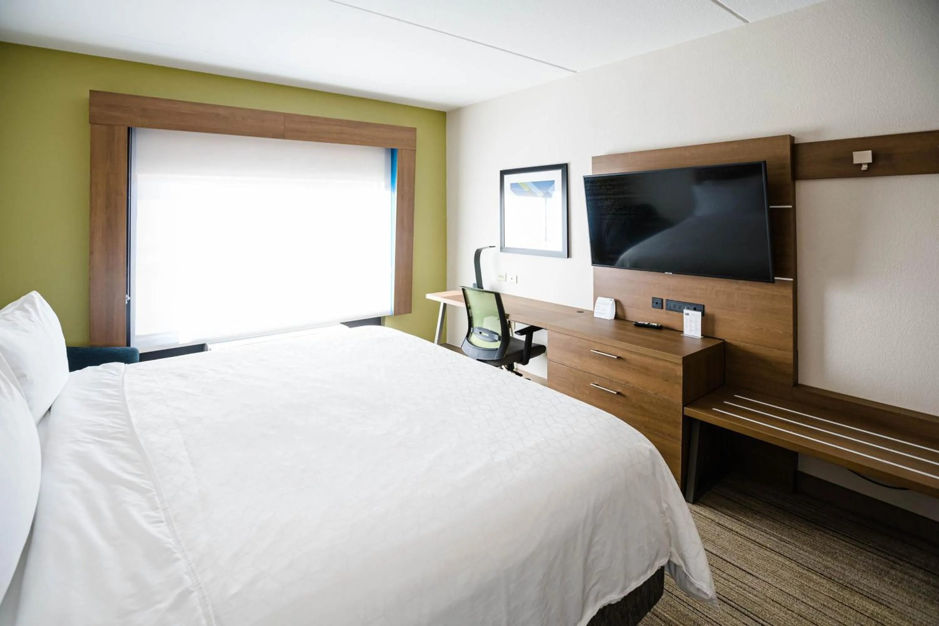 Bedroom, Bed in Holiday Inn Express & Suites Knoxville-Farragut by IHG