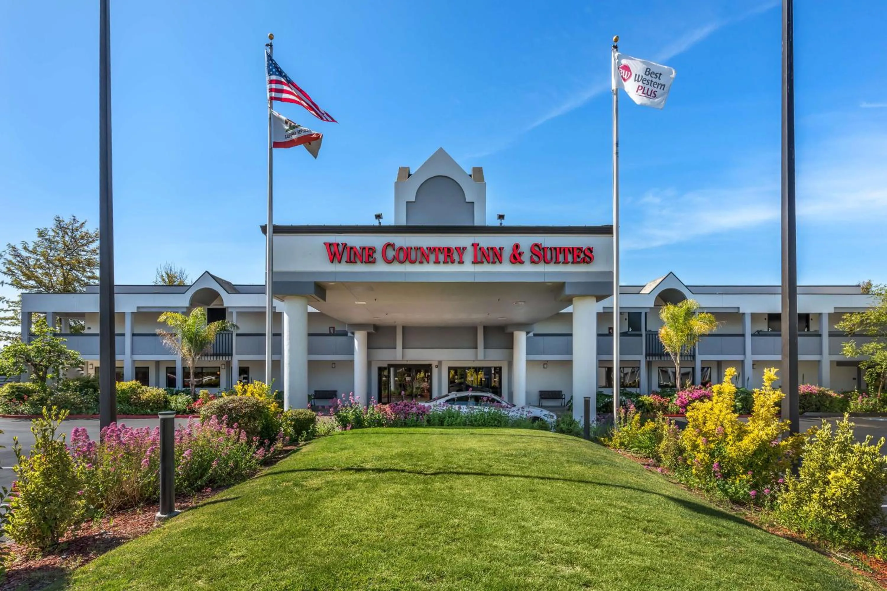 Property building in Best Western Plus Wine Country Inn & Suites