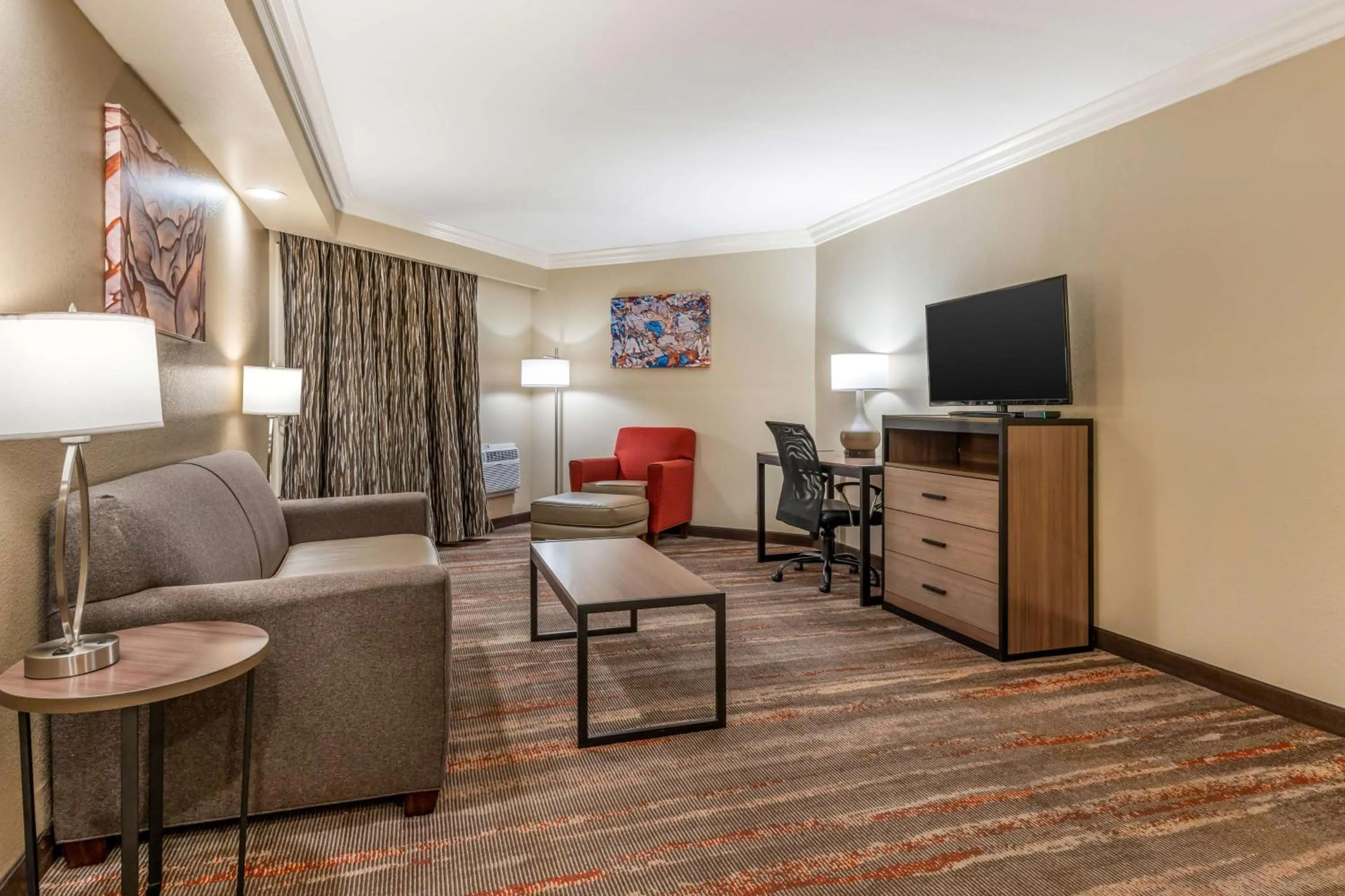 Bedroom in Best Western Plus Wine Country Inn & Suites