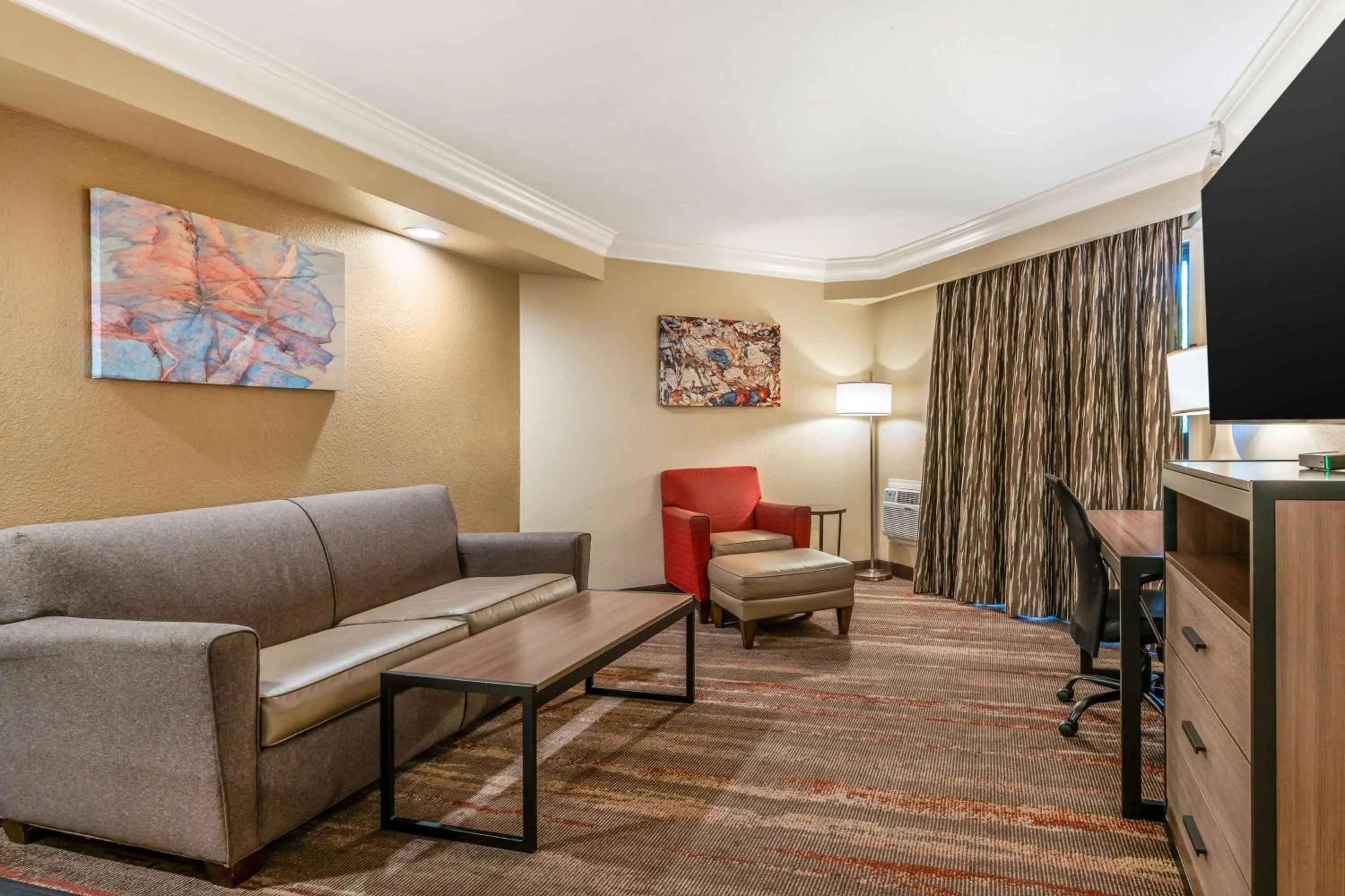 Bedroom in Best Western Plus Wine Country Inn & Suites