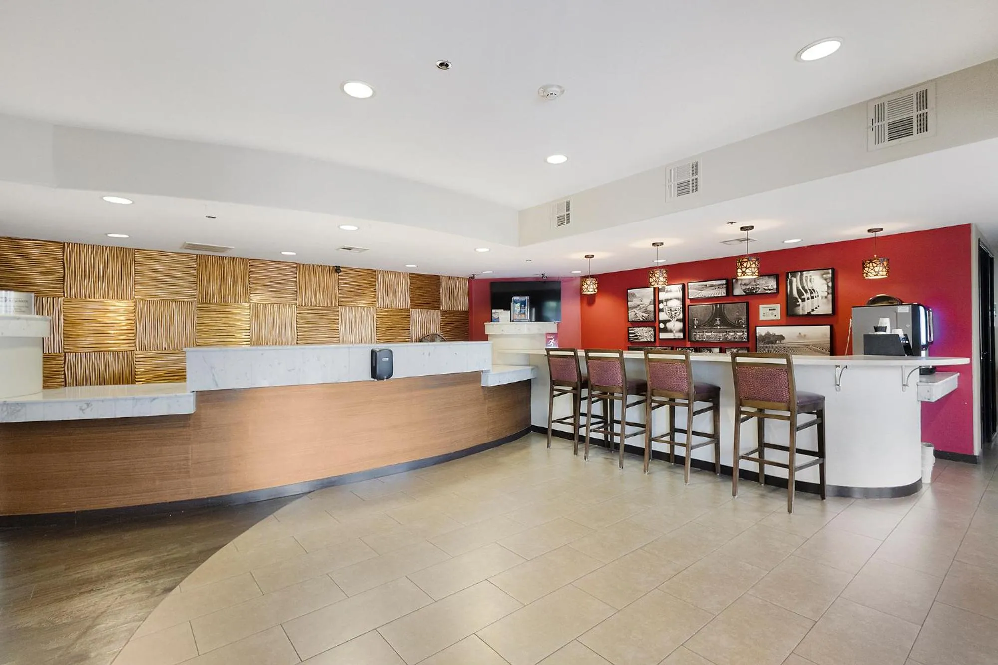Lobby or reception in Best Western Plus Wine Country Inn & Suites