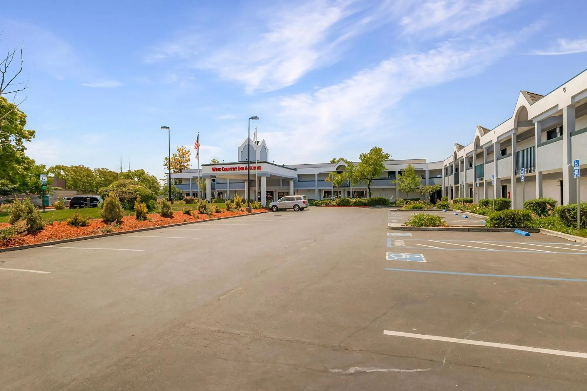Property building in Best Western Plus Wine Country Inn & Suites