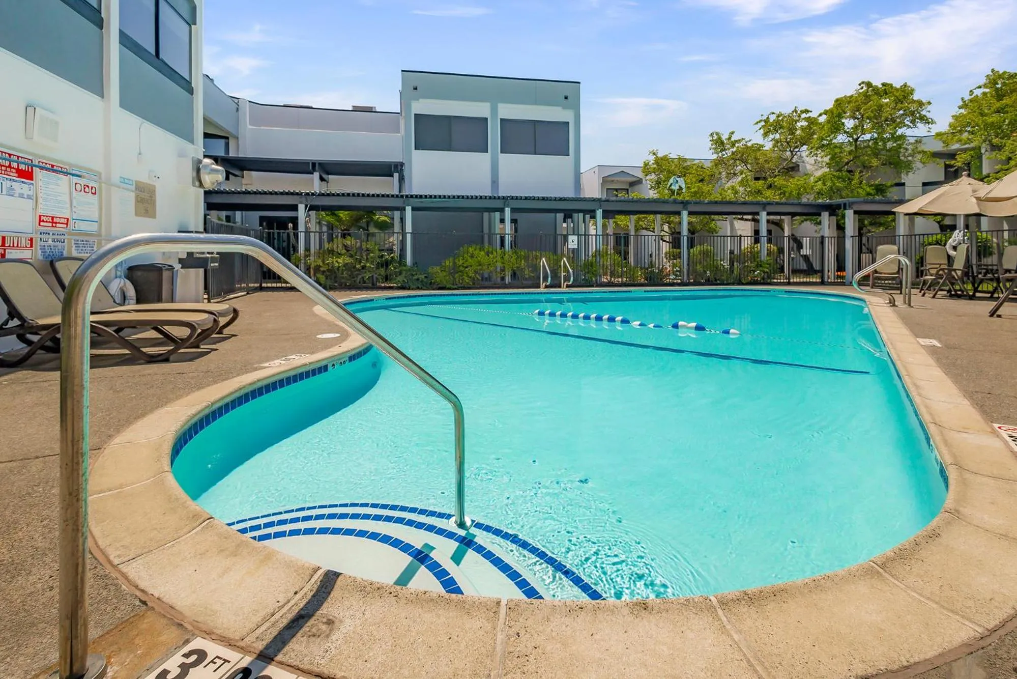 Swimming pool in Best Western Plus Wine Country Inn & Suites