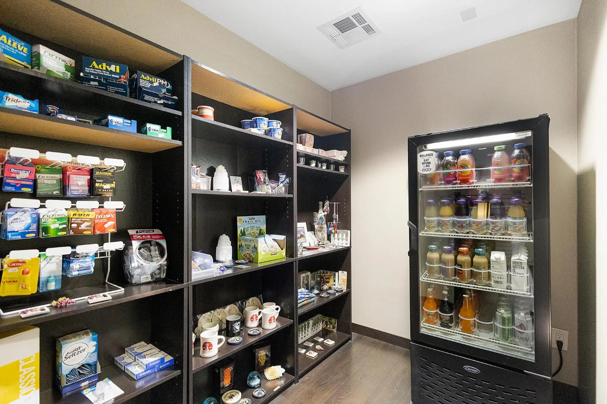 Shopping Area in Best Western Plus Wine Country Inn & Suites