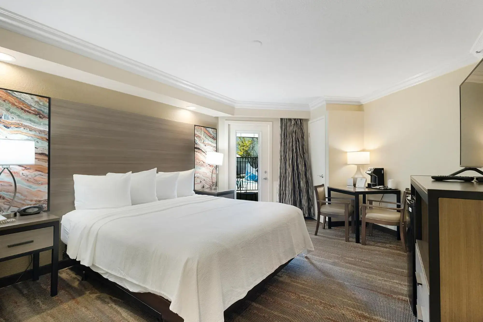 King Room with Roll-In Shower - Mobility Access in Best Western Plus Wine Country Inn & Suites King Room with Roll-In Shower - Mobility Access in Best Western Plus Wine Country Inn & Suites