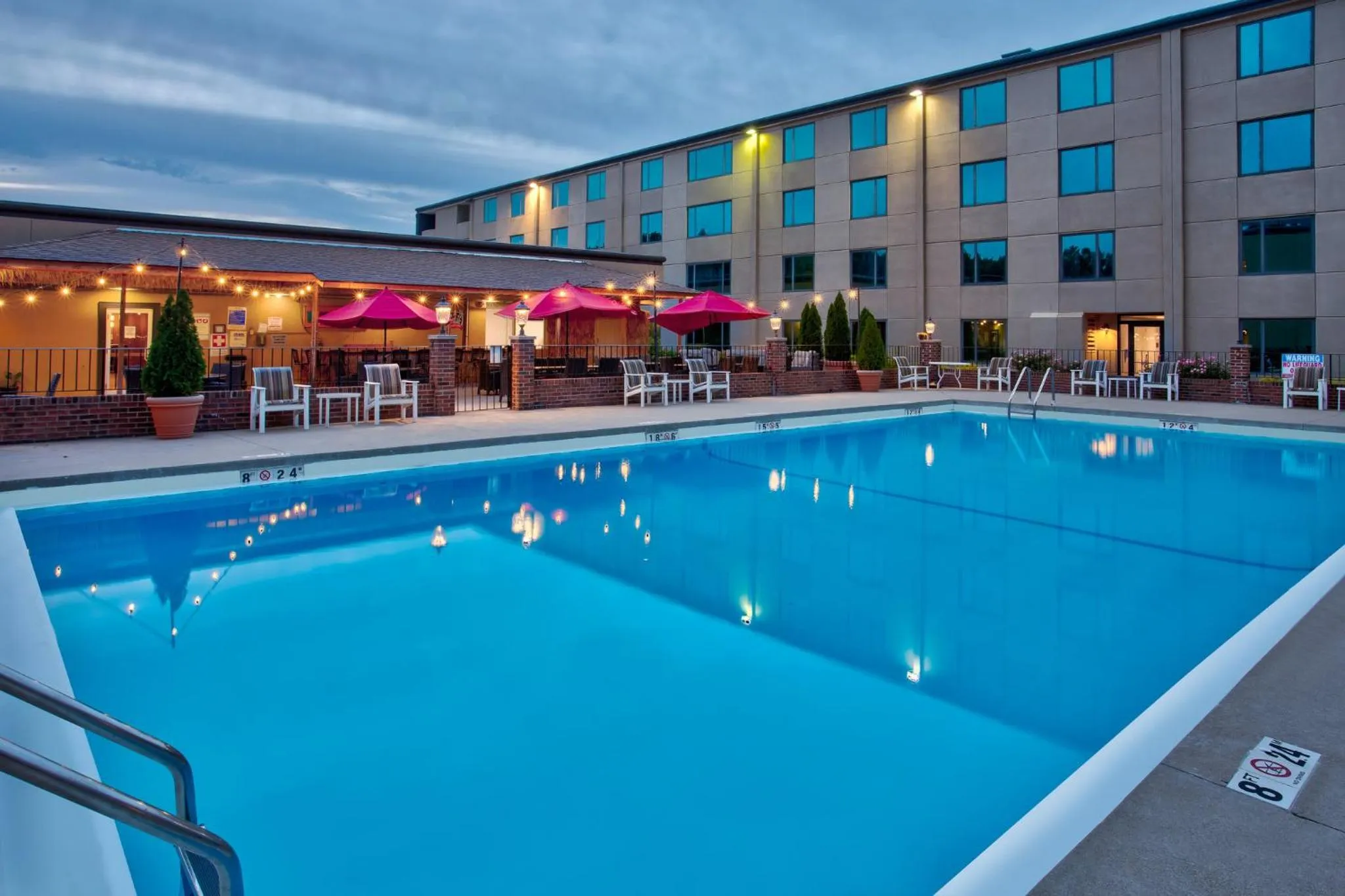 Swimming pool in Crowne Plaza Chicago-Northbrook, an IHG Hotel