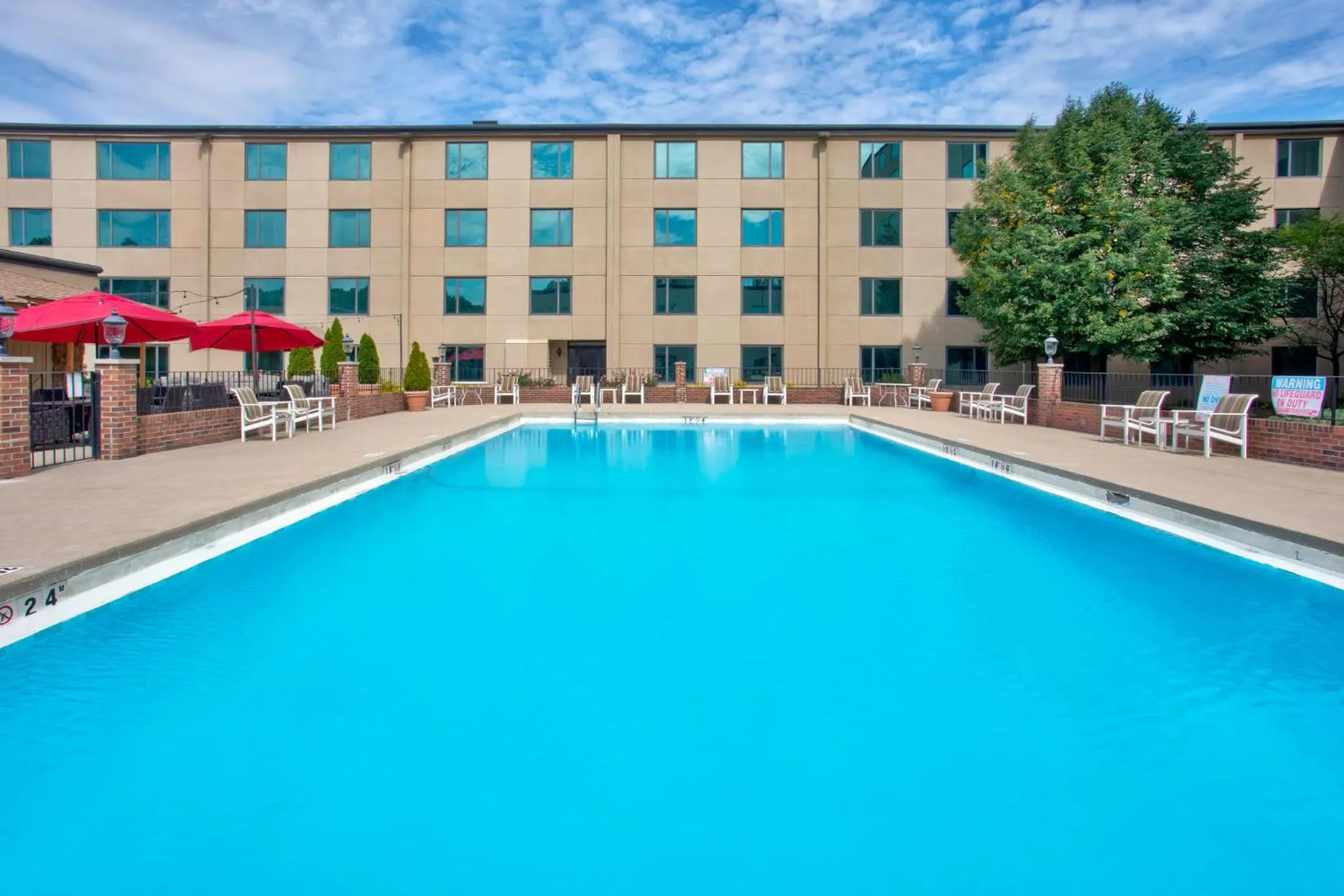 Swimming pool in Crowne Plaza Chicago-Northbrook, an IHG Hotel