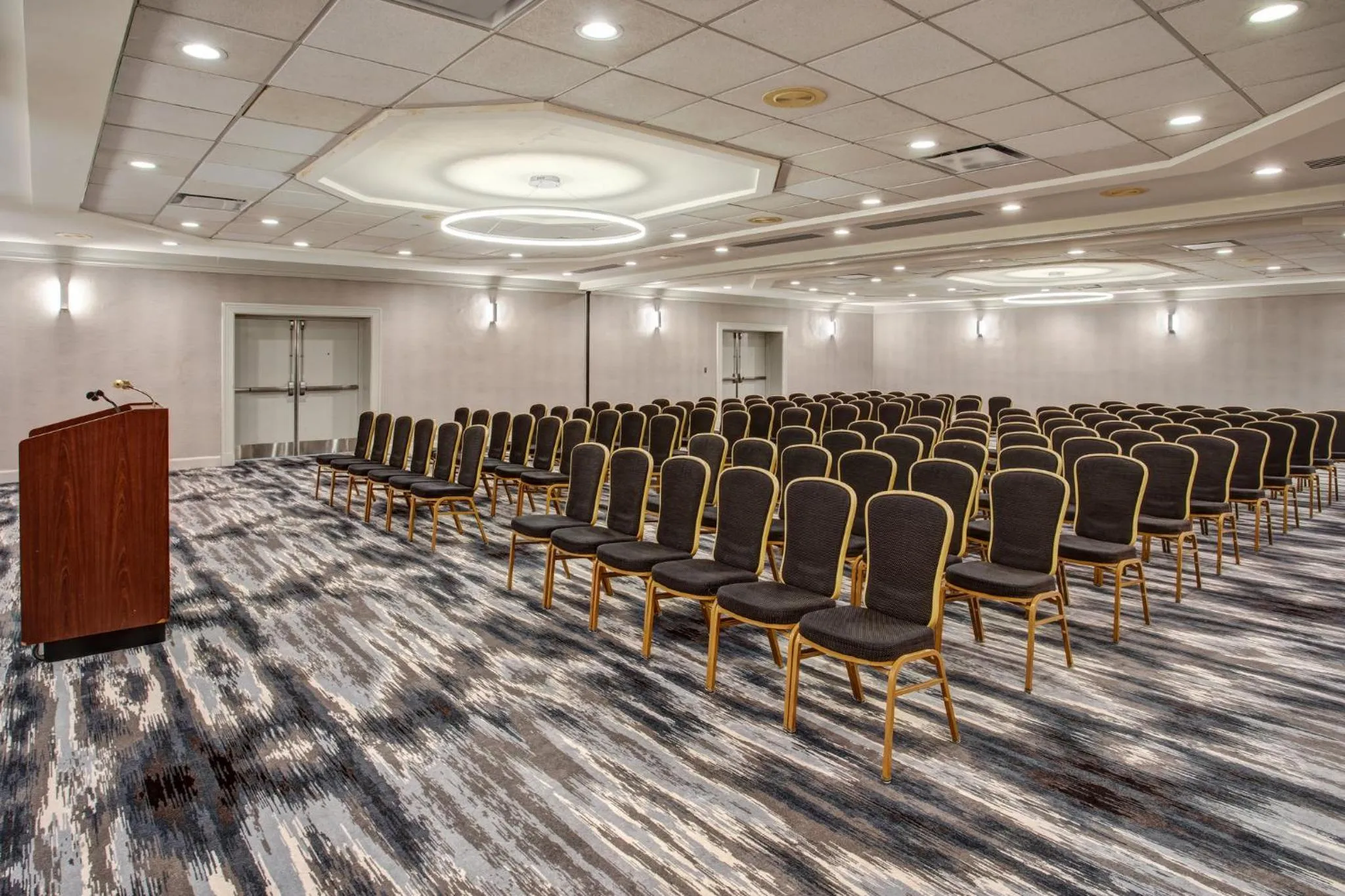Meeting/conference room in Crowne Plaza Chicago-Northbrook, an IHG Hotel