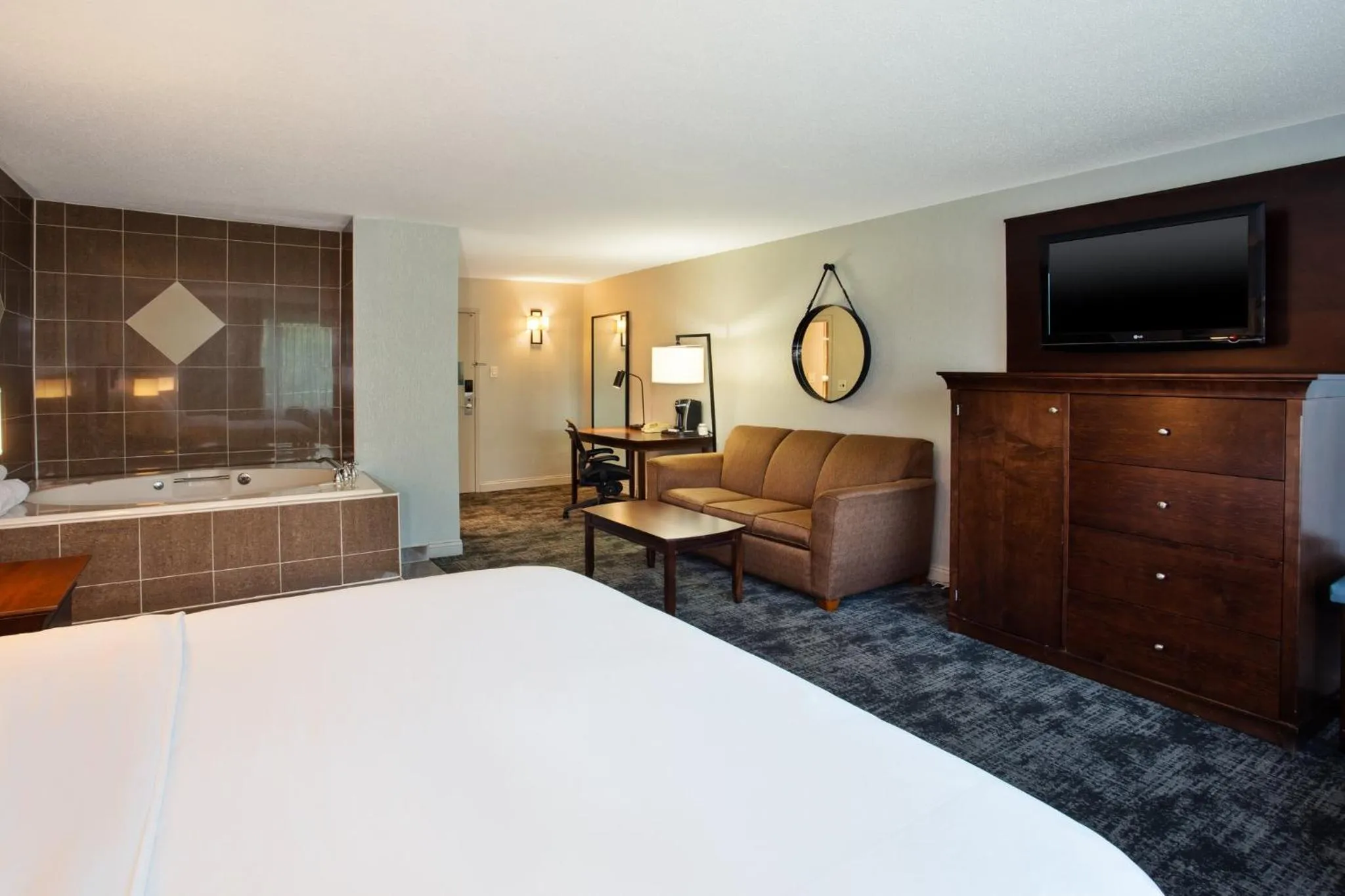 Photo of the whole room in Crowne Plaza Chicago-Northbrook, an IHG Hotel