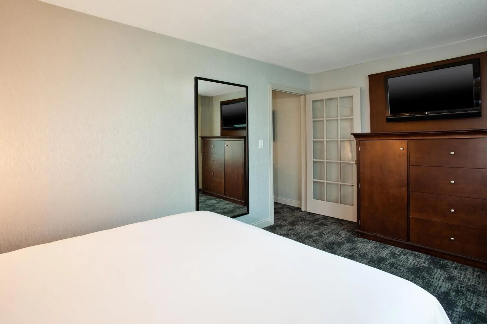 Photo of the whole room in Crowne Plaza Chicago-Northbrook, an IHG Hotel