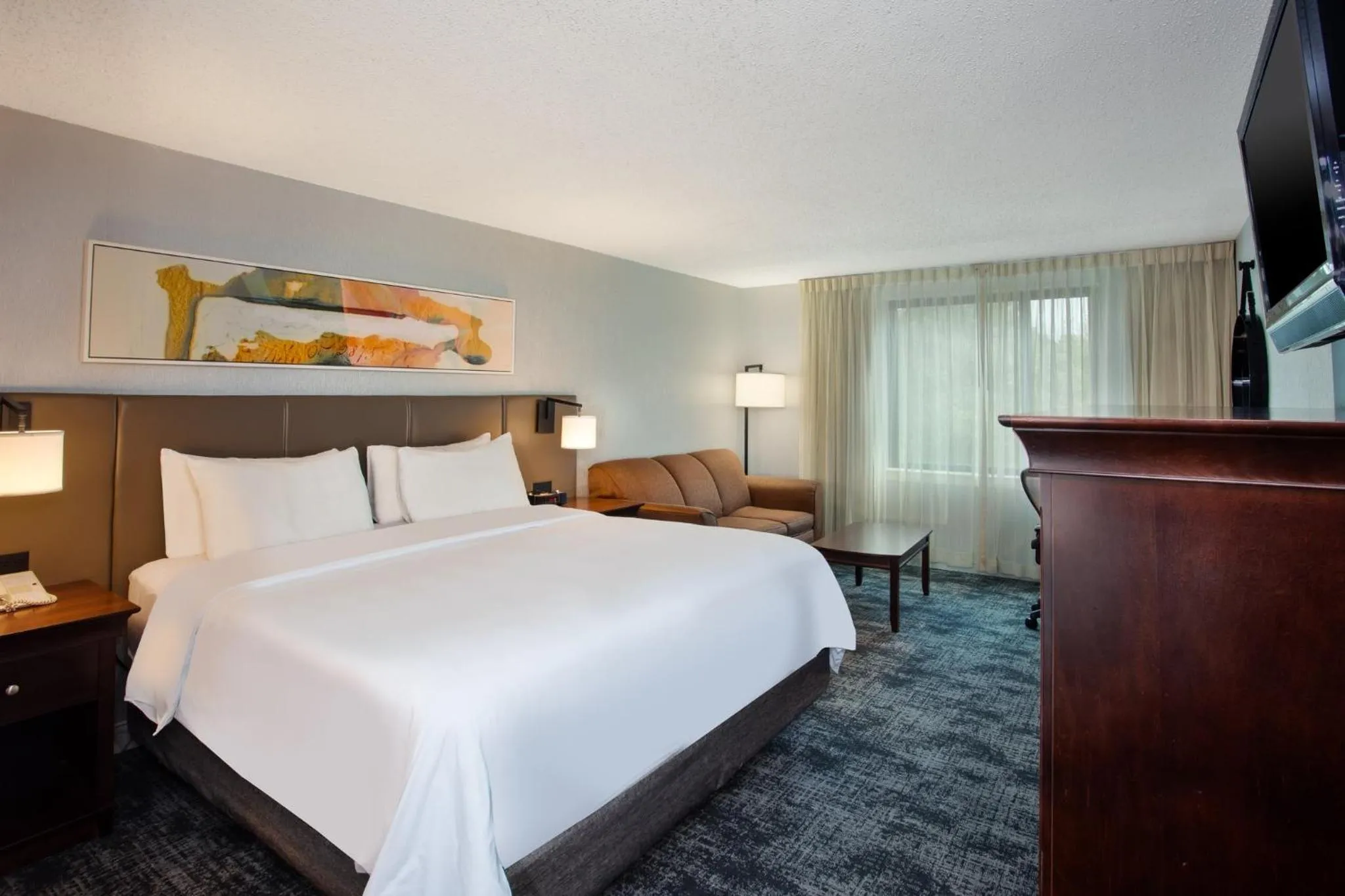 Photo of the whole room in Crowne Plaza Chicago-Northbrook, an IHG Hotel
