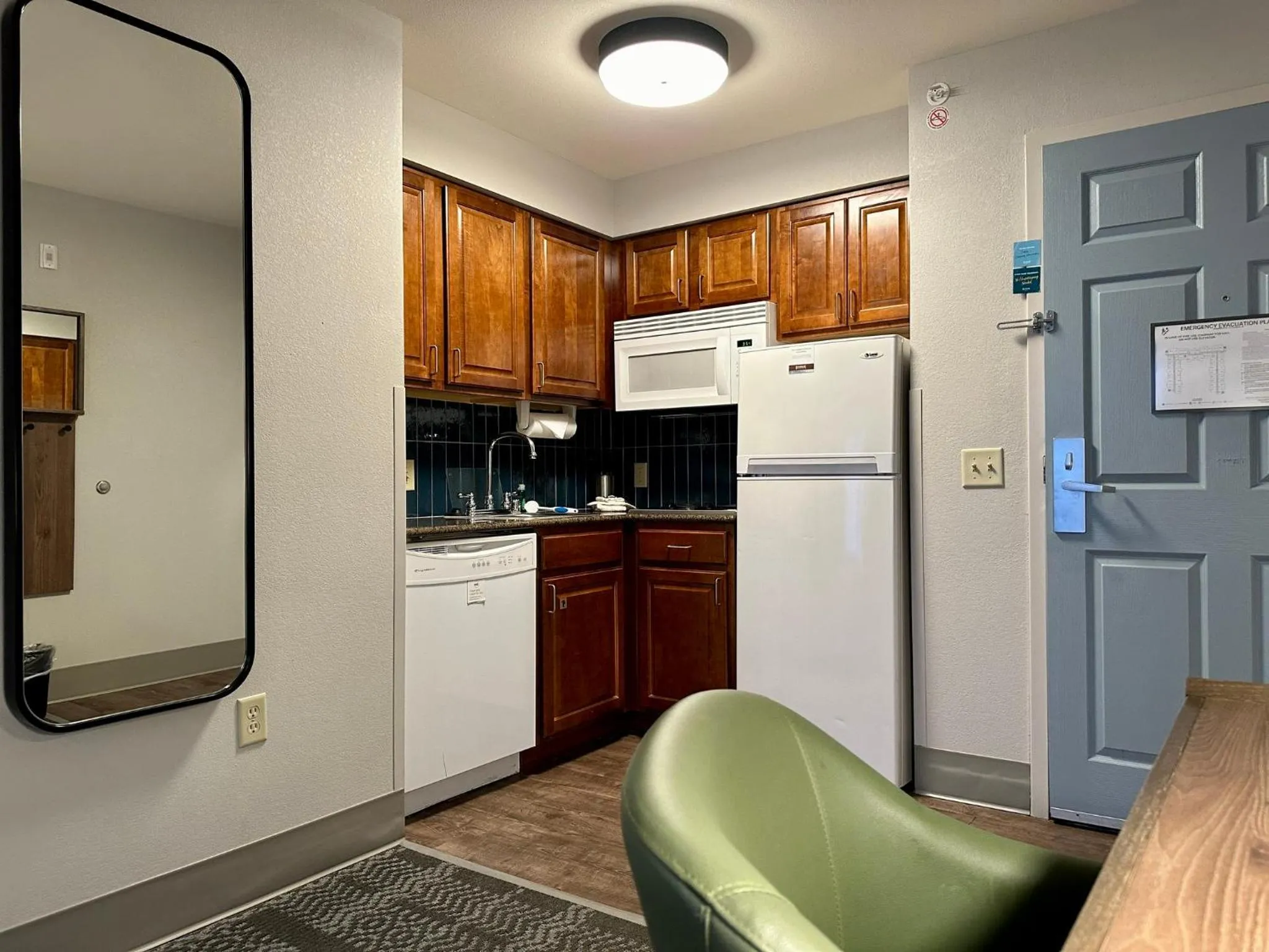 Photo of the whole room in Staybridge Suites Milwaukee West-Oconomowoc by IHG