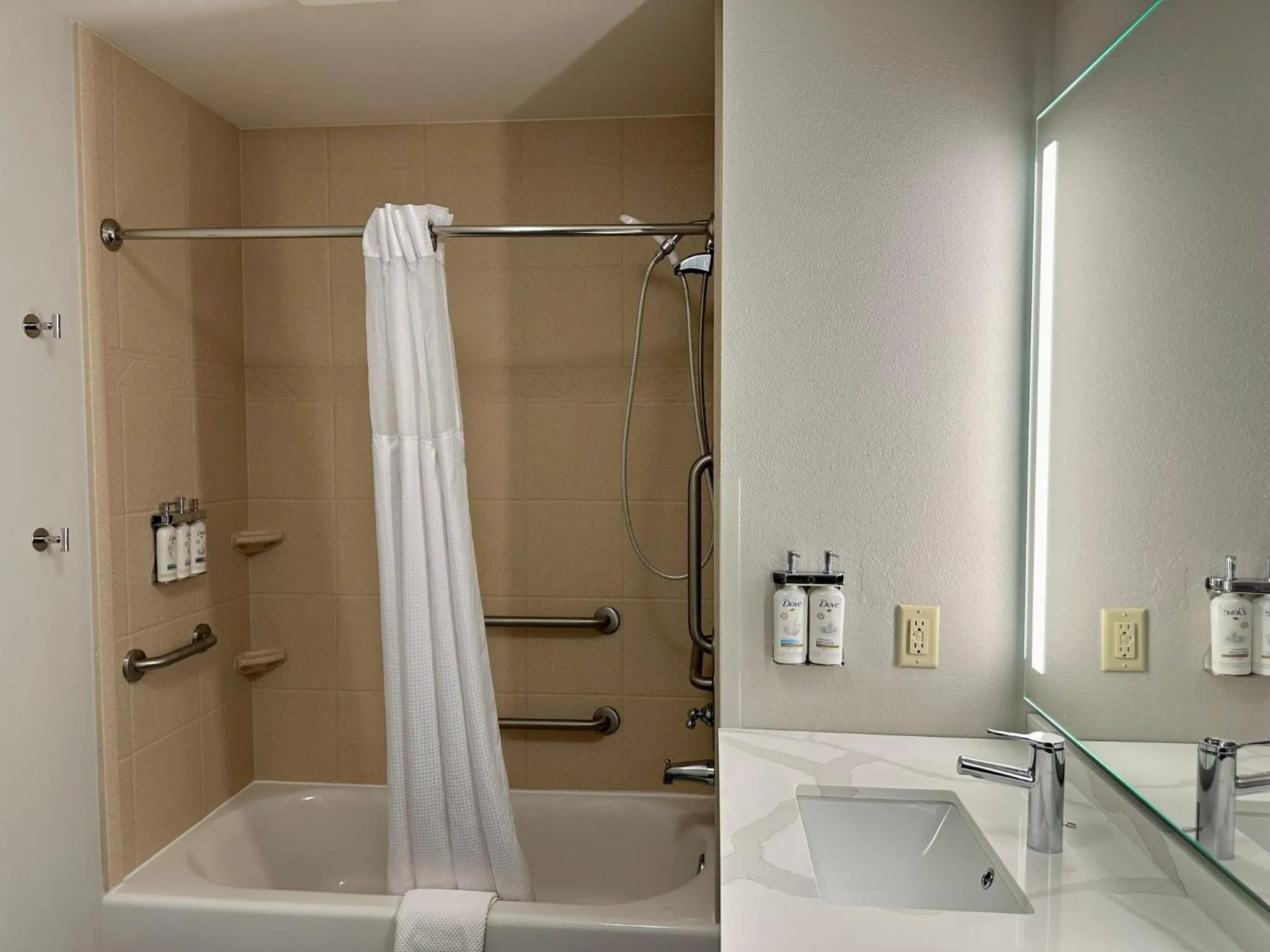 Photo of the whole room in Staybridge Suites Milwaukee West-Oconomowoc by IHG