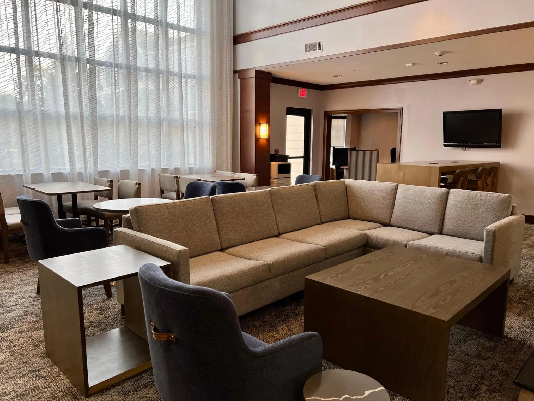 Property building in Staybridge Suites Milwaukee West-Oconomowoc by IHG