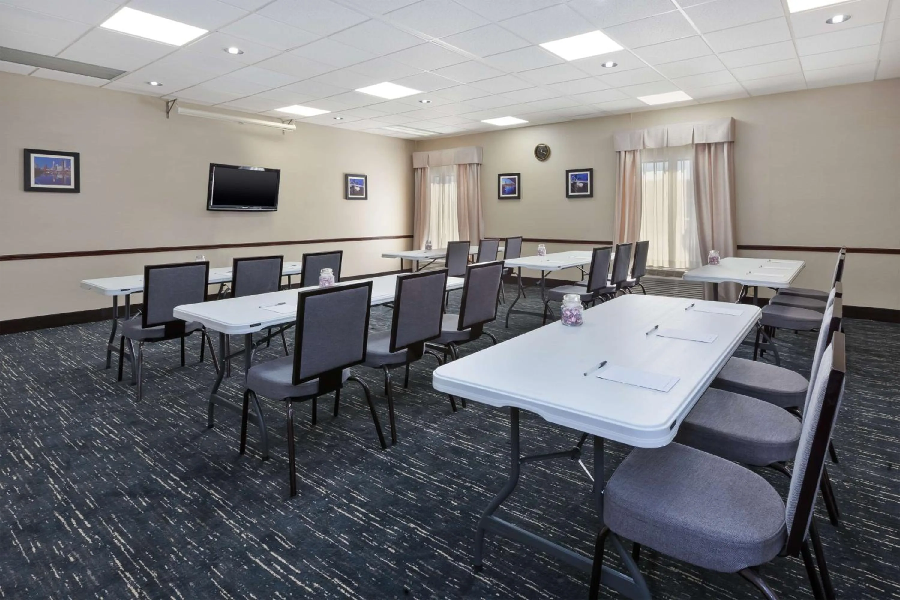 Meeting/conference room in Hampton Inn Marysville