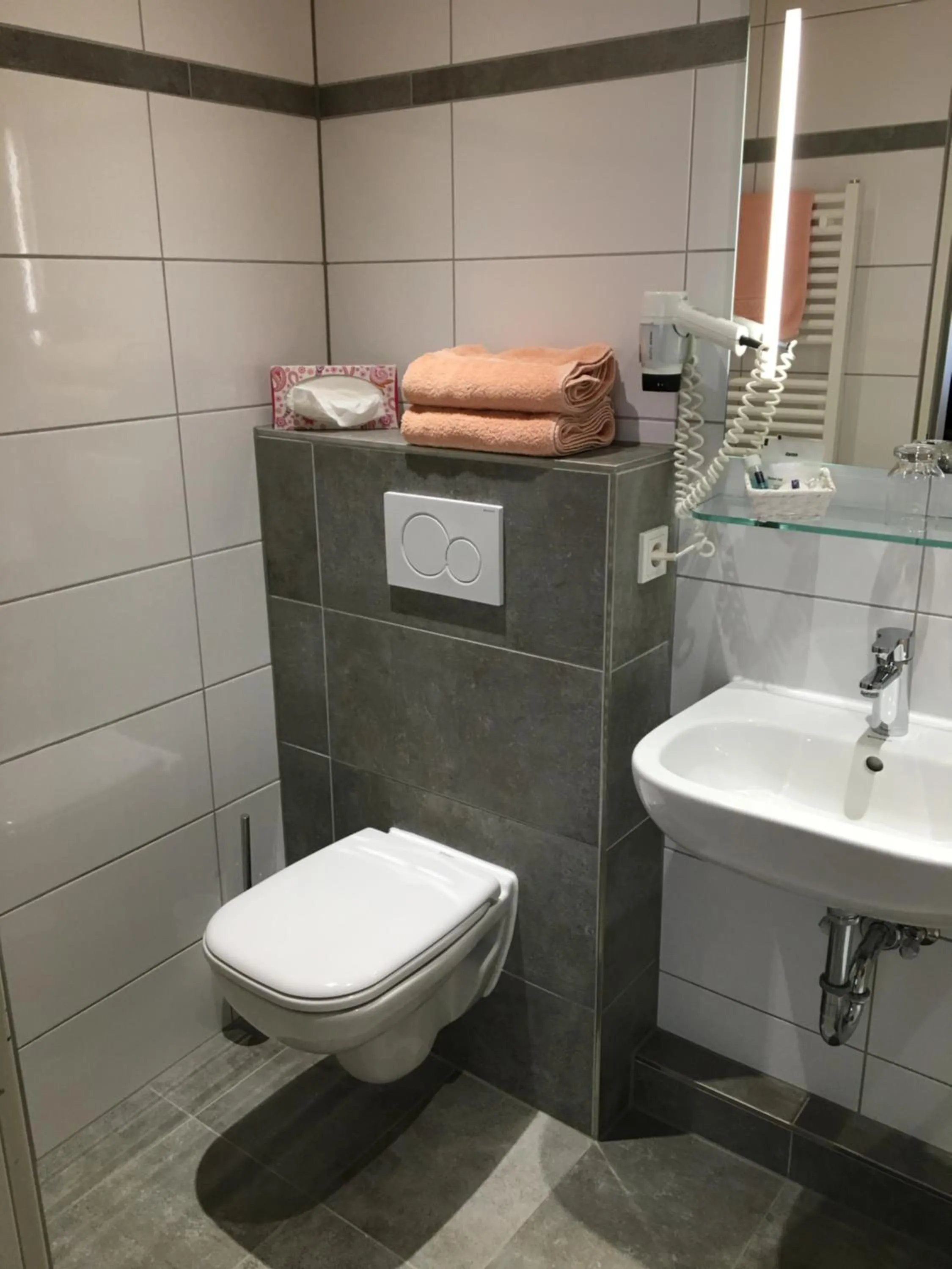 Bathroom in Hotel Springiersbacher-Hof