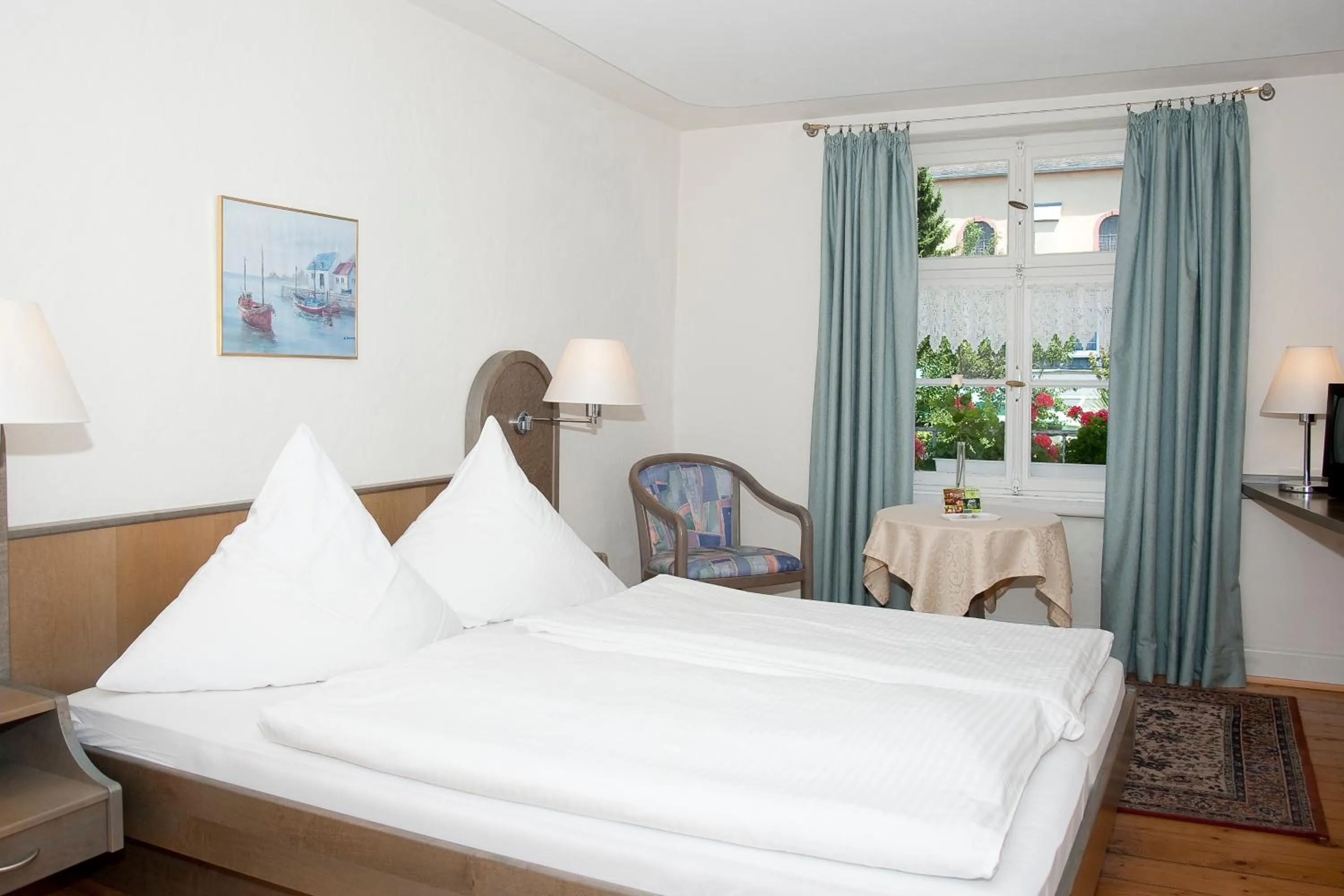 Photo of the whole room, Bed in Hotel Springiersbacher-Hof