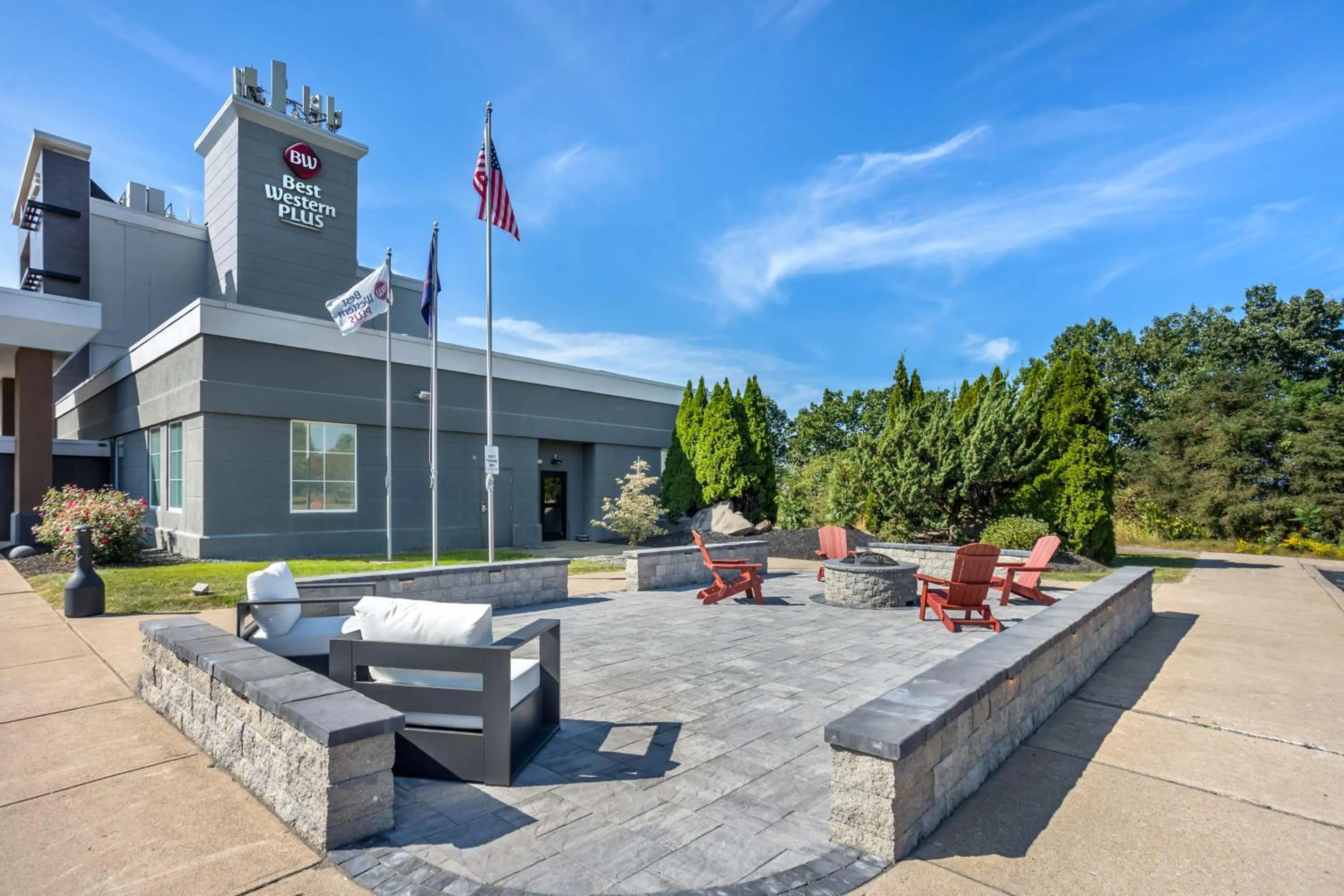 Property building in Best Western Plus Wilkes Barre-Scranton Airport Hotel