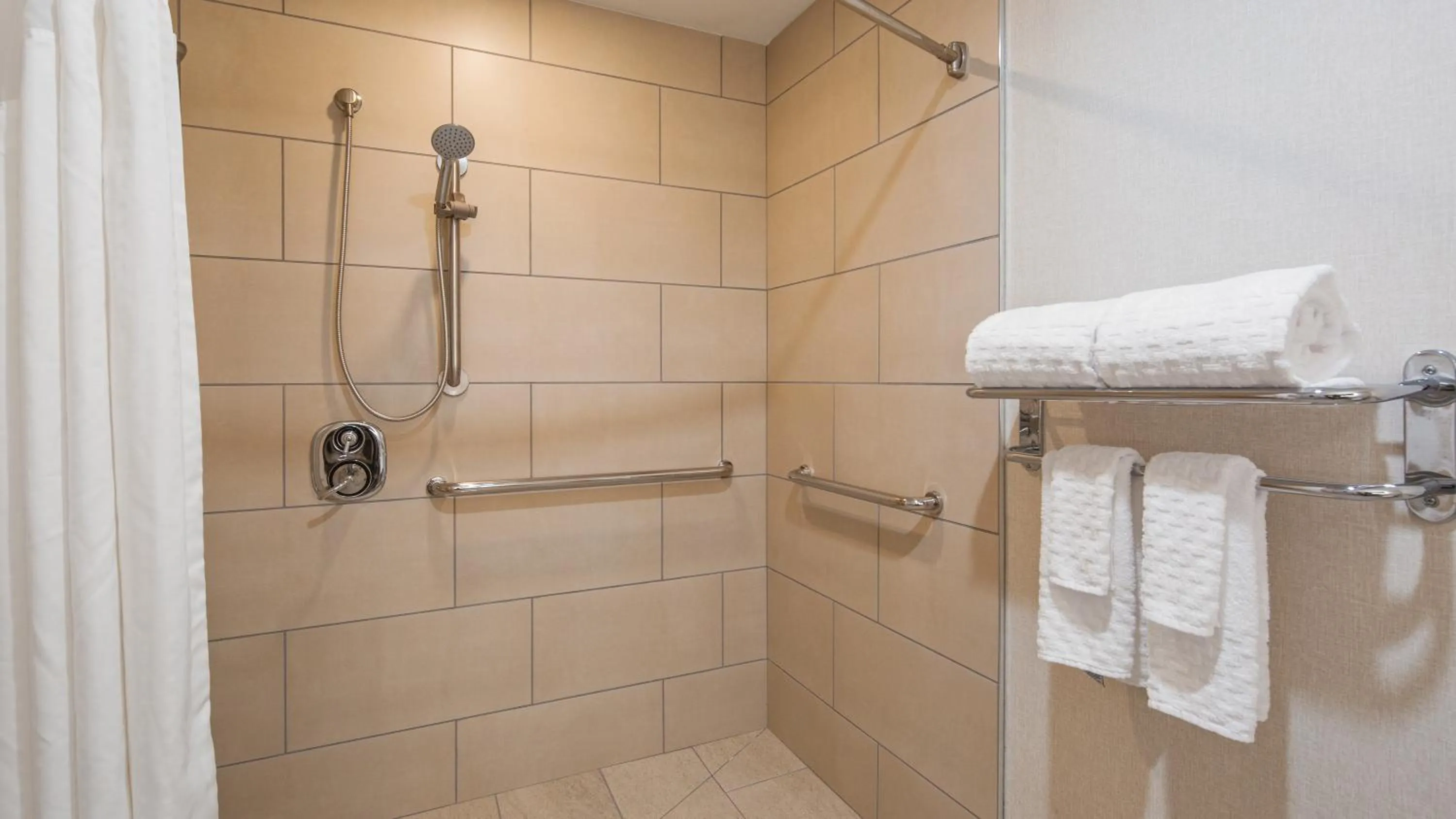Bathroom in Best Western Plus Wilkes Barre-Scranton Airport Hotel