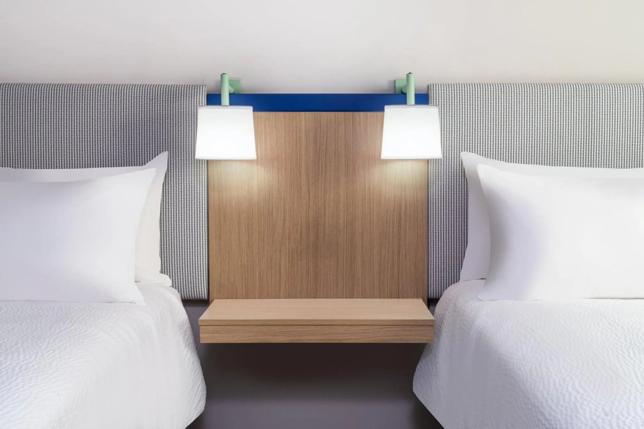 Photo of the whole room, Bed in Garner Hotel Brookings by IHG