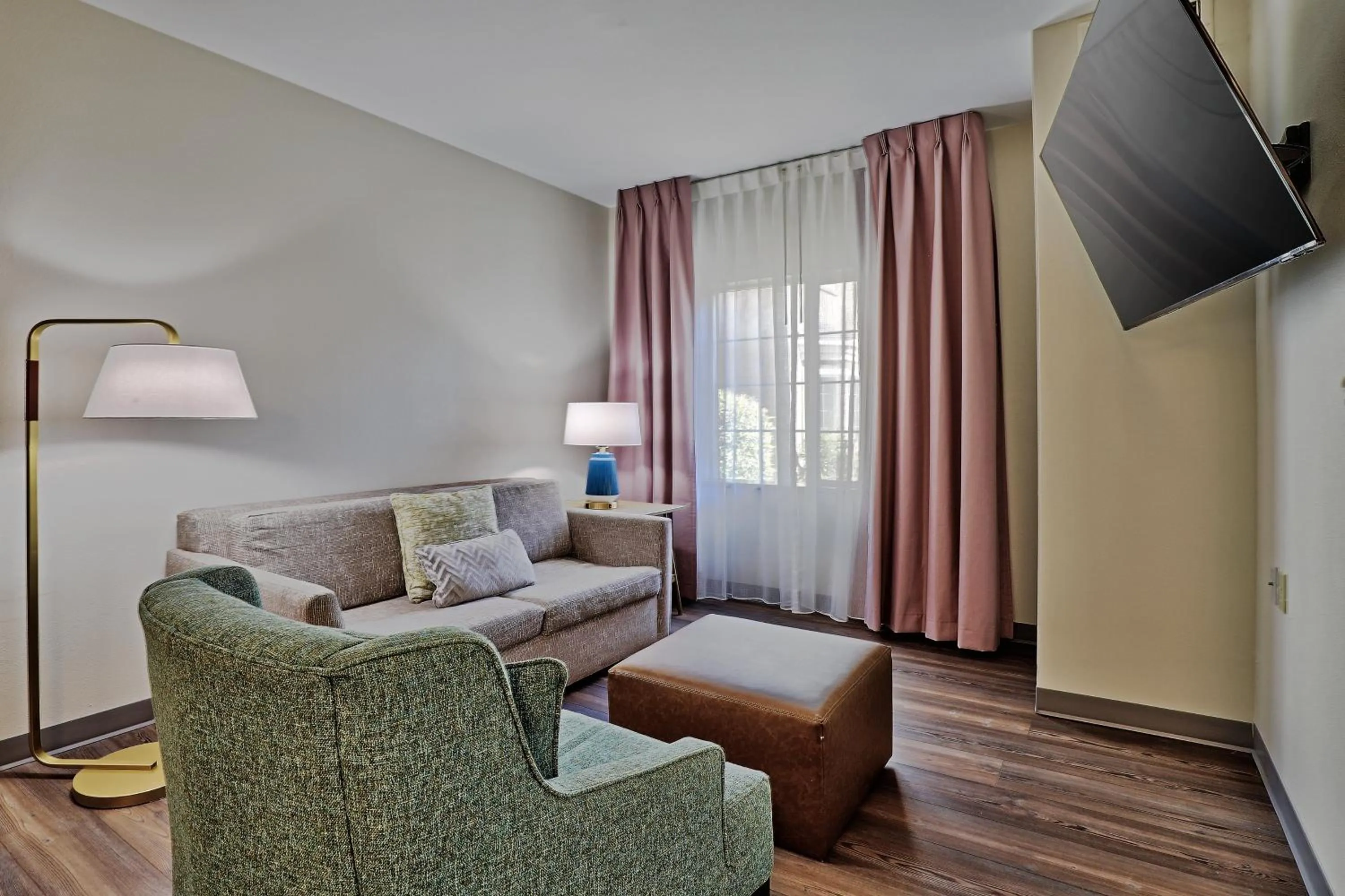 Bedroom in Staybridge Suites - Albuquerque Airport by IHG