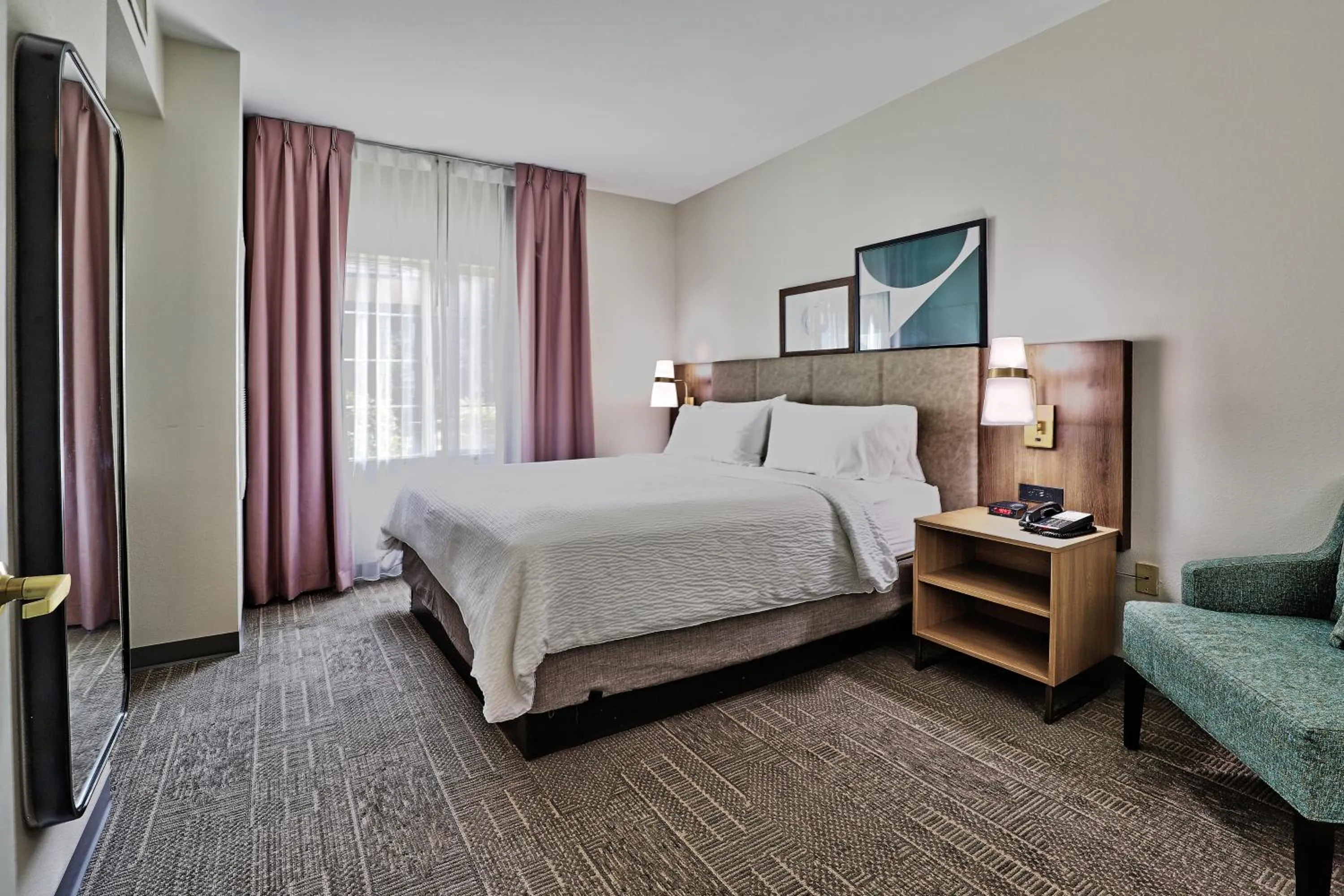 Bed in Staybridge Suites - Albuquerque Airport by IHG