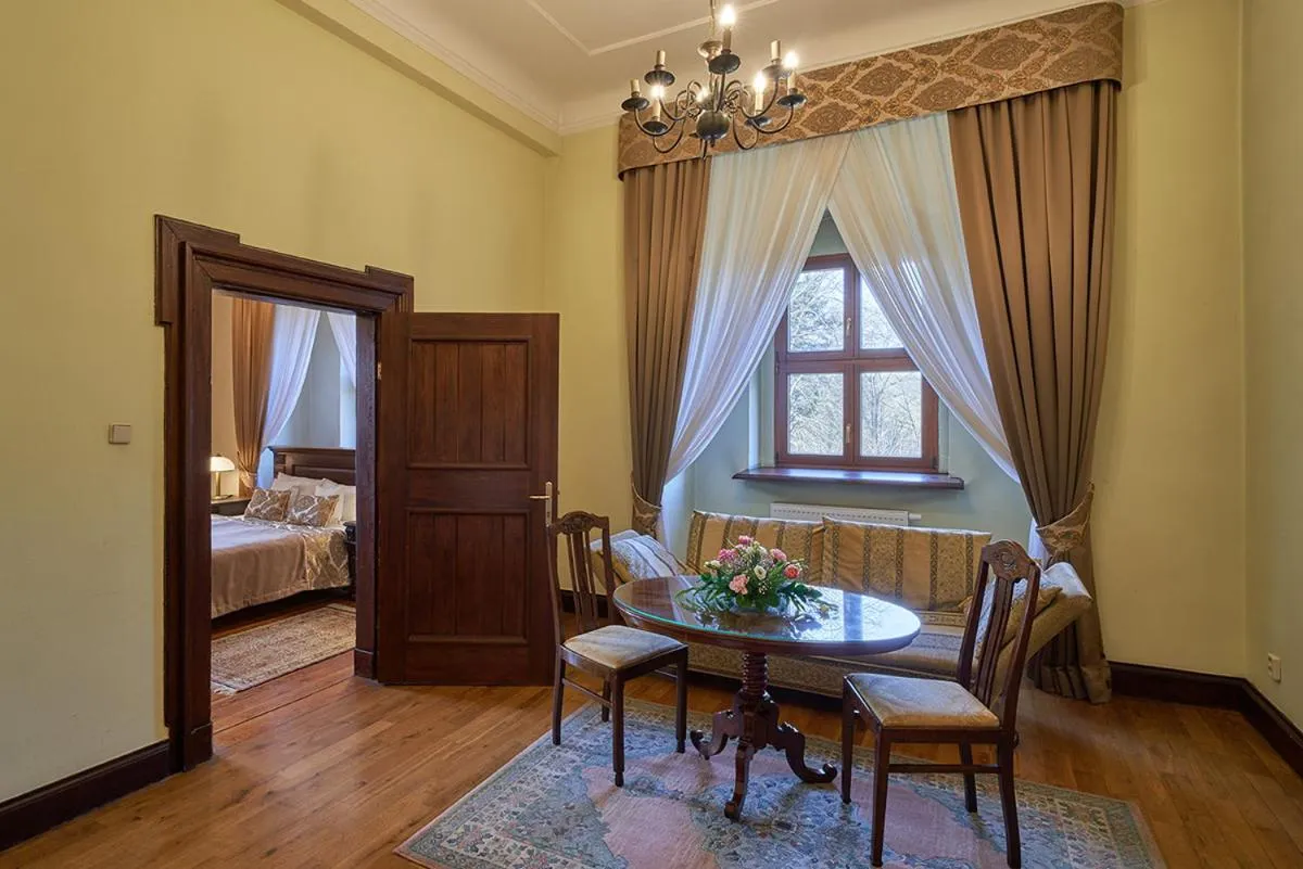 Bed in Zamek Kliczków