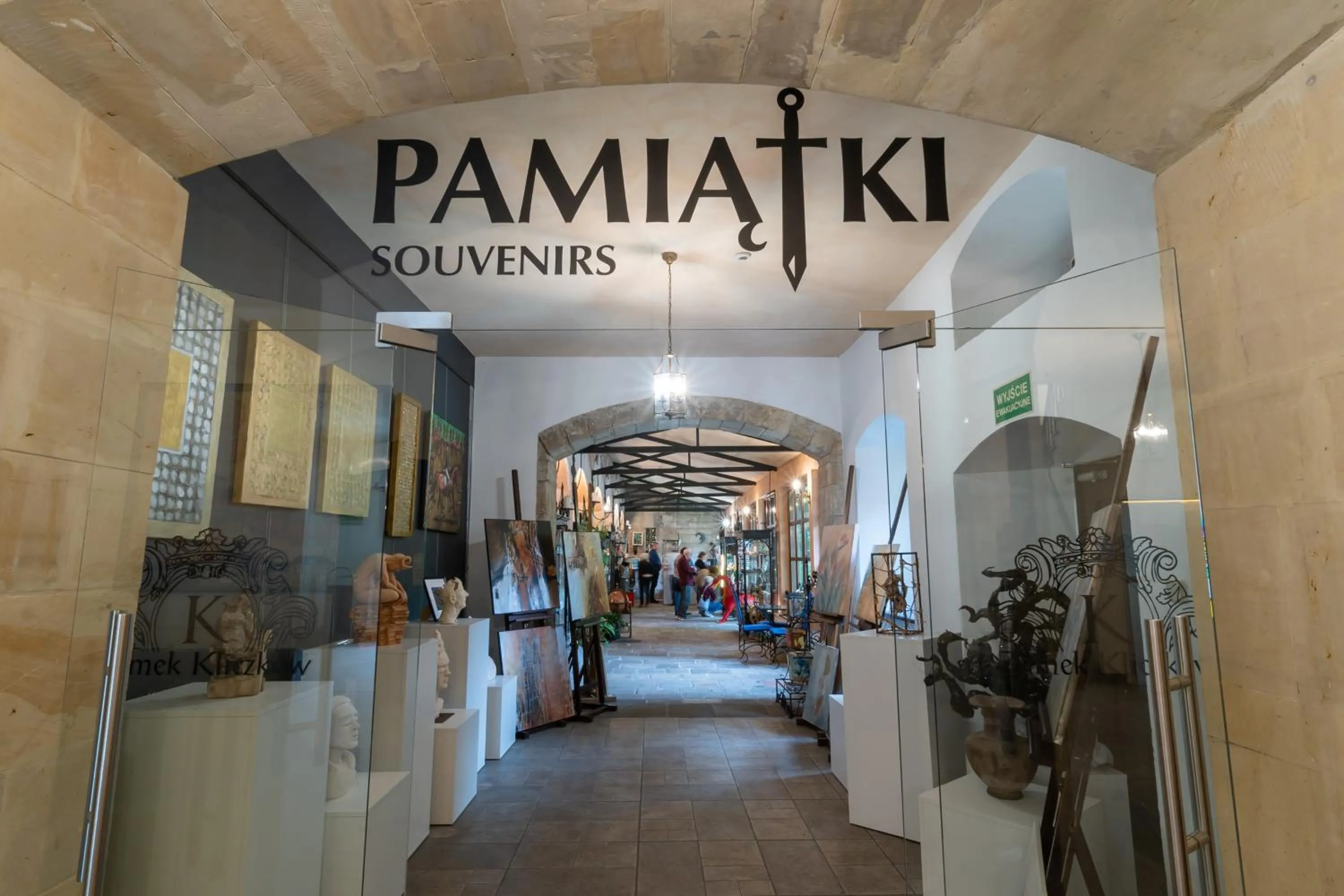 Property building in Zamek Kliczków