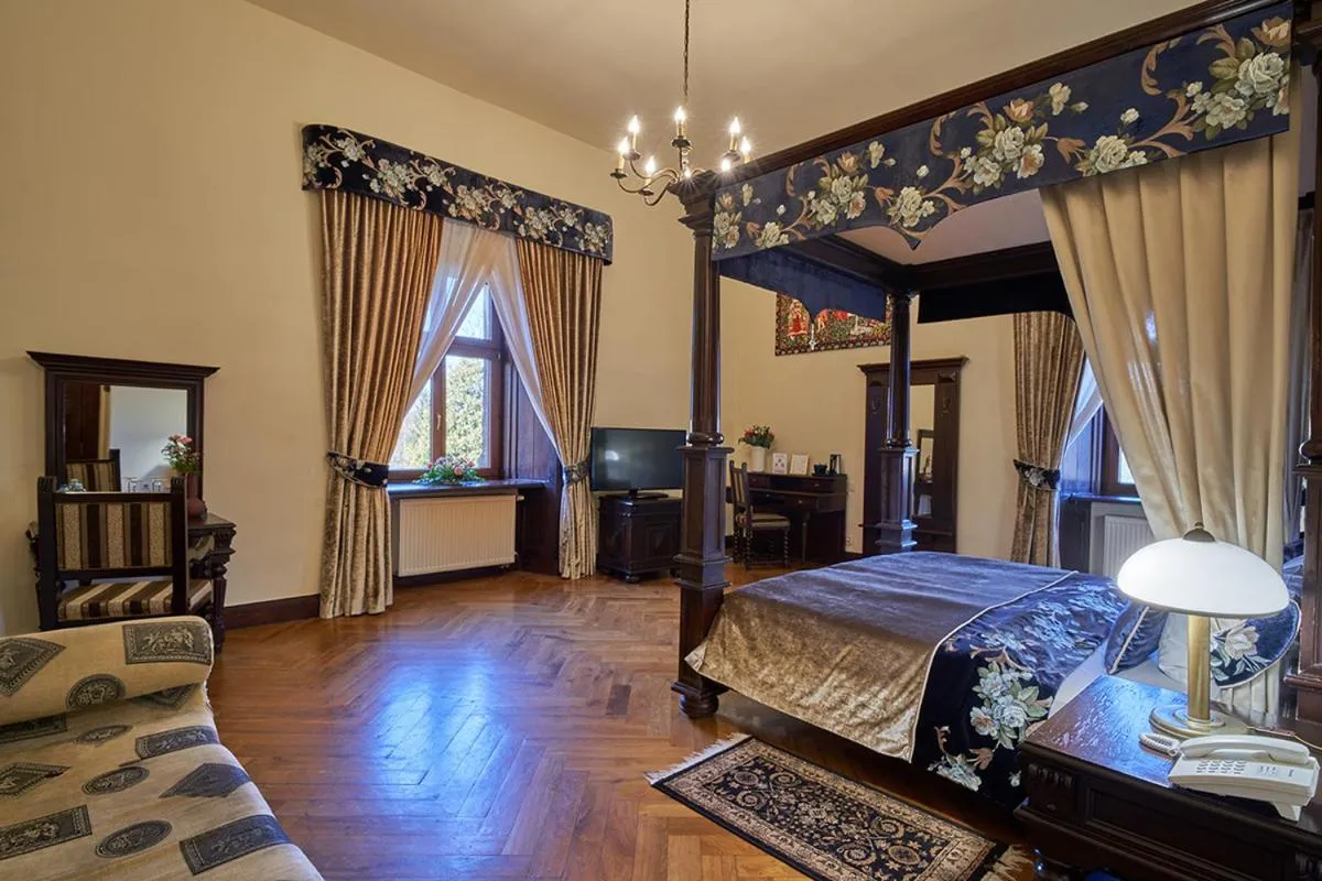 Bed in Zamek Kliczków