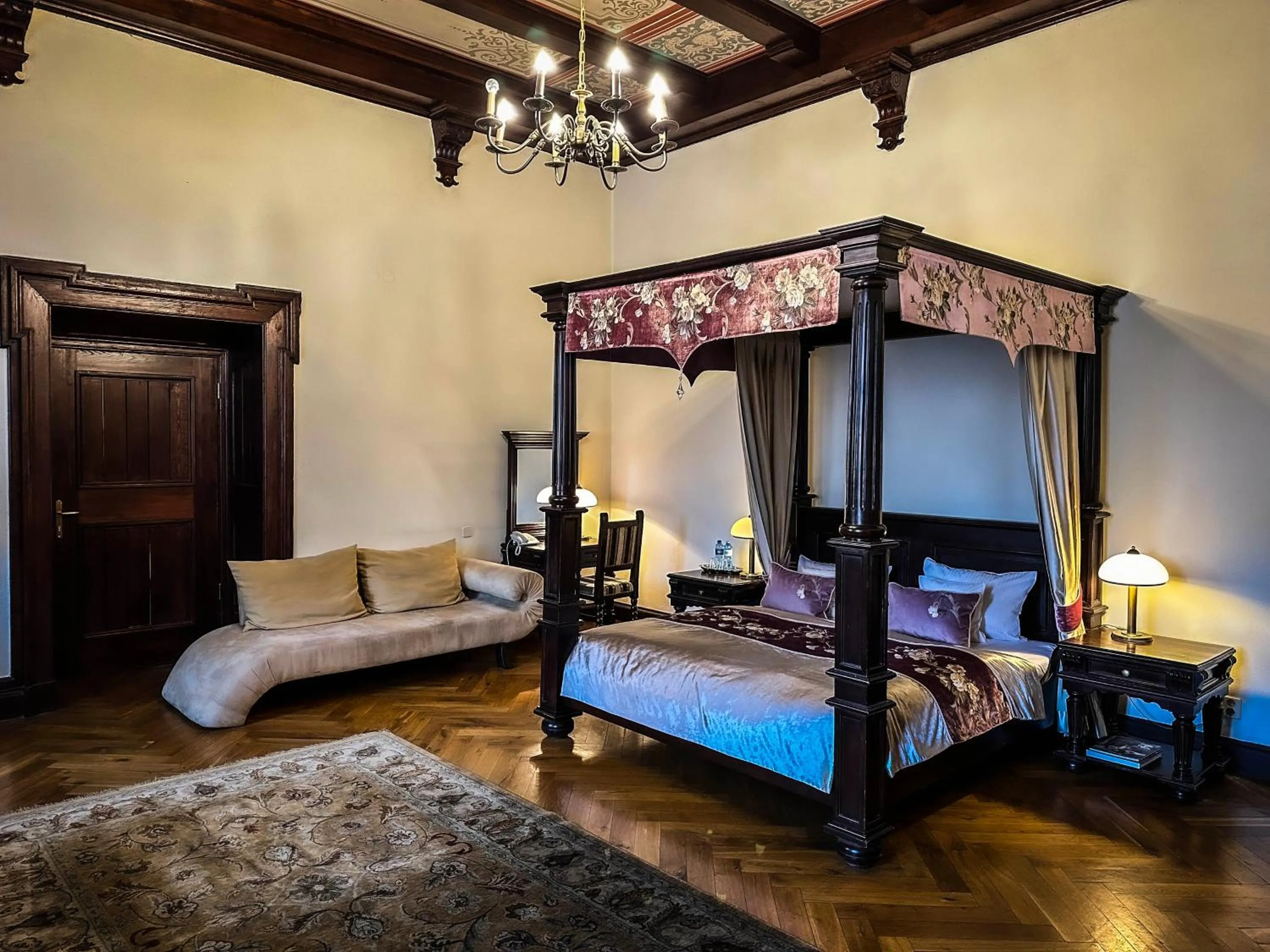 Bed in Zamek Kliczków