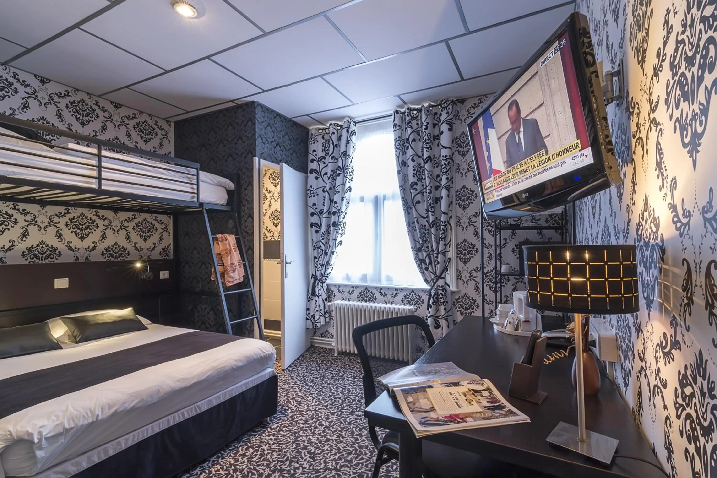 Photo of the whole room, Bed in Hotel Du Moulin d'Or