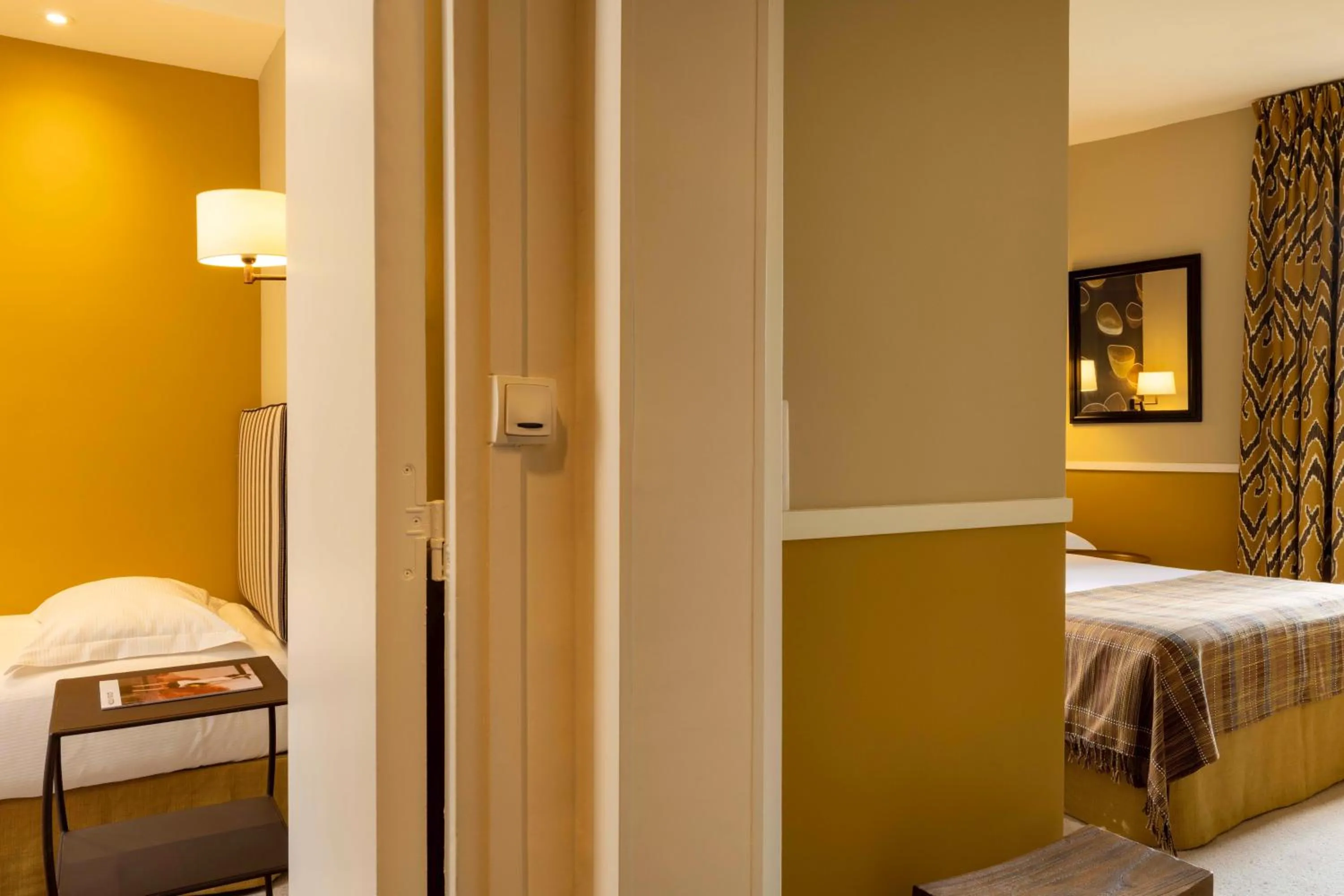 Photo of the whole room, Bed in Hotel Clément