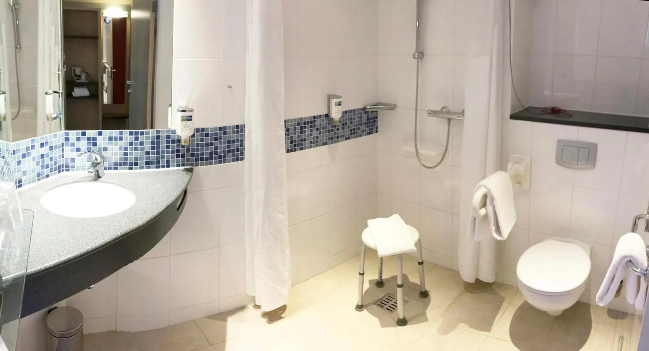 Photo of the whole room in Holiday Inn Express Gütersloh by IHG