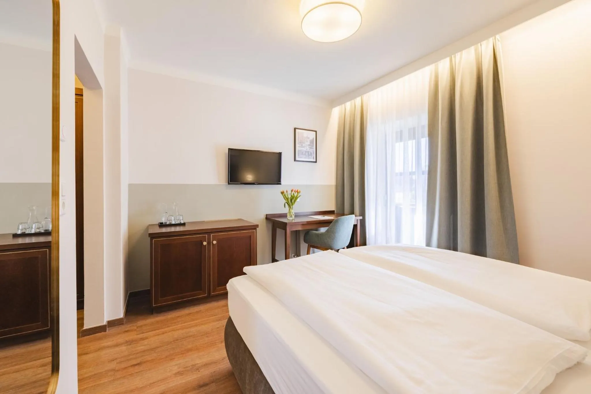 Photo of the whole room, Bed in Hotel Friesacher`s Aniferhof