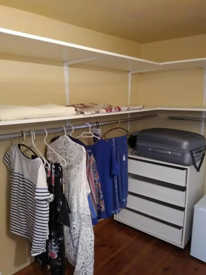 wardrobe in Locadiera Pansion