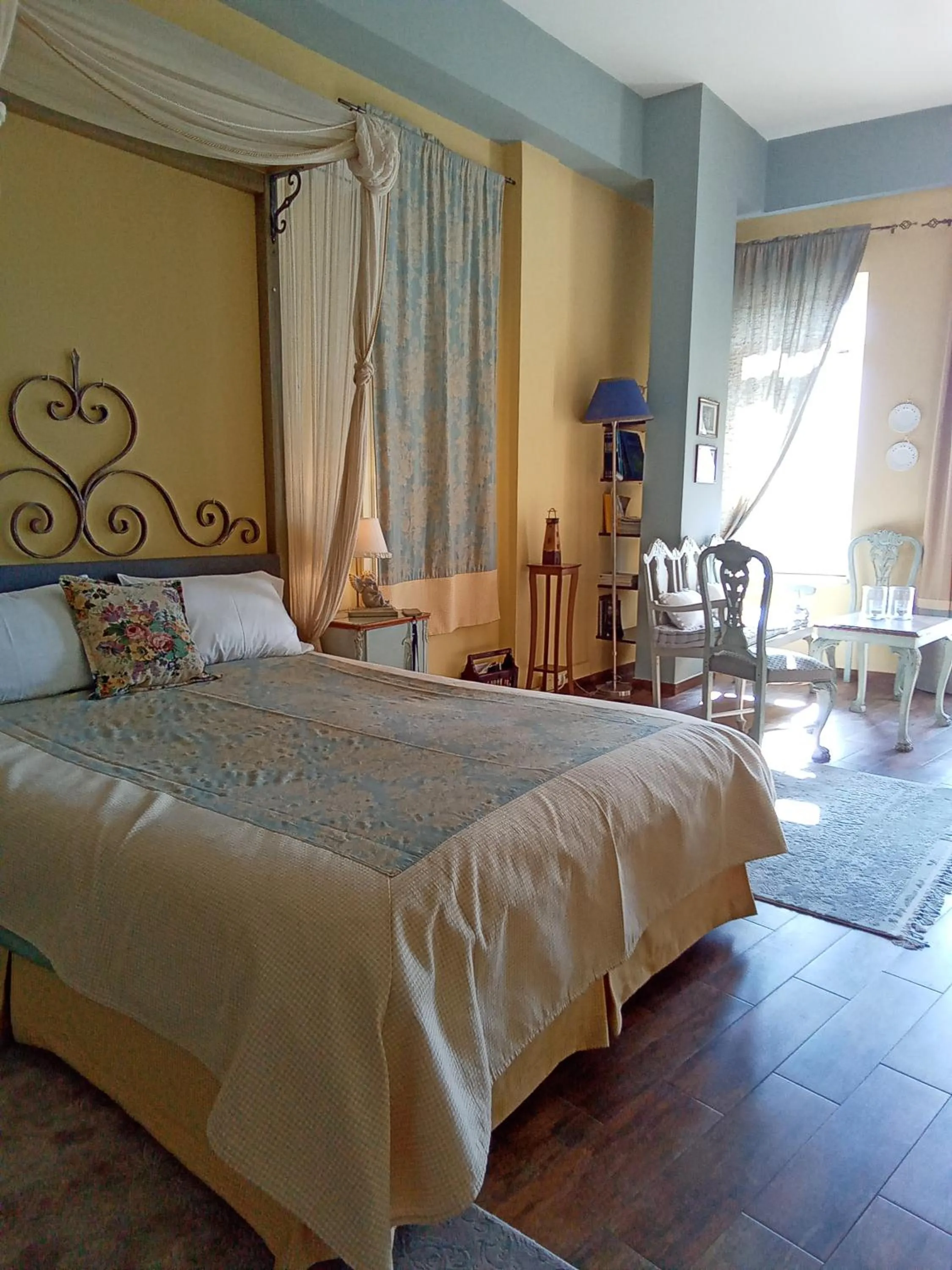 Photo of the whole room in Locadiera Pansion