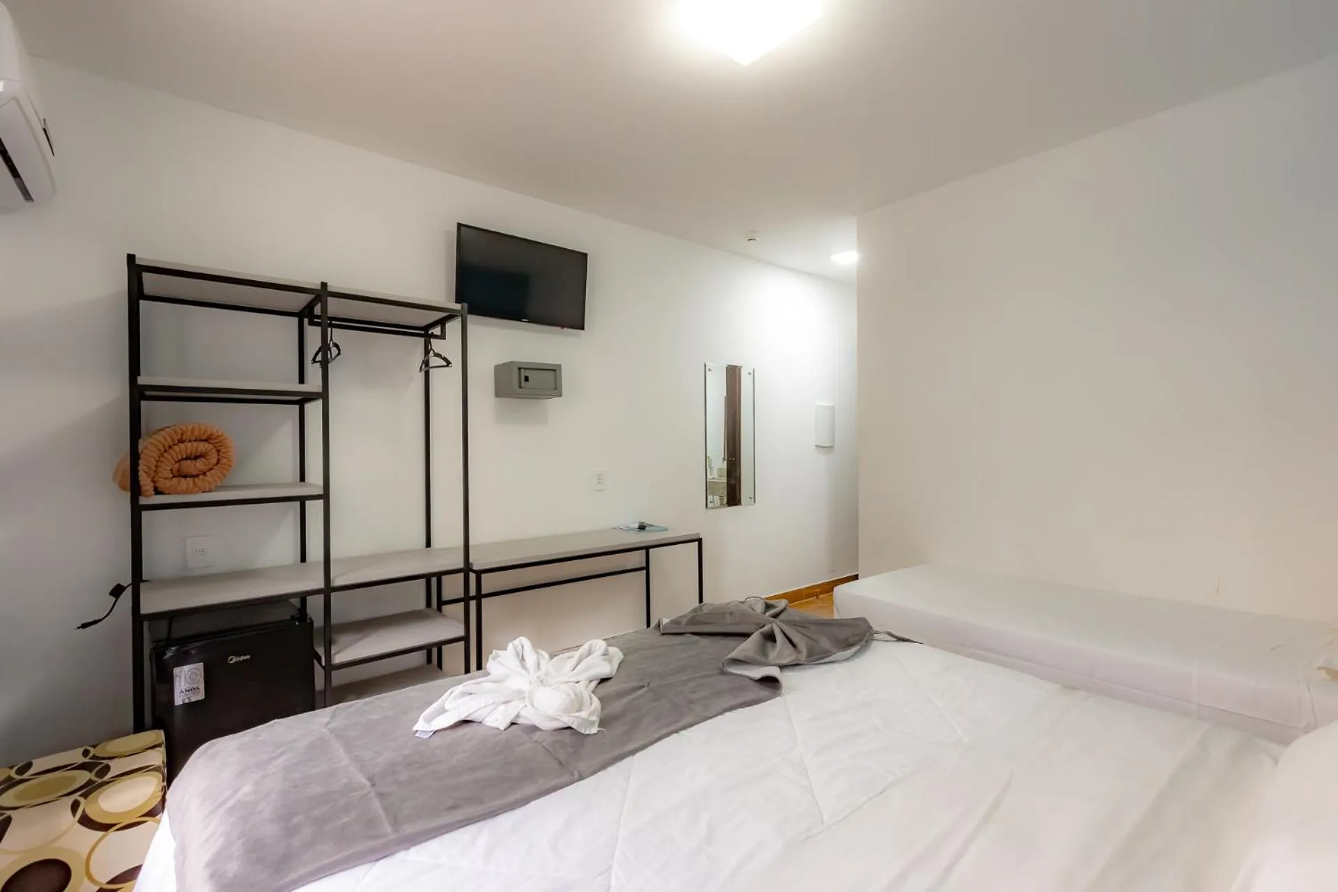 Photo of the whole room, Bed in Mar Hotel