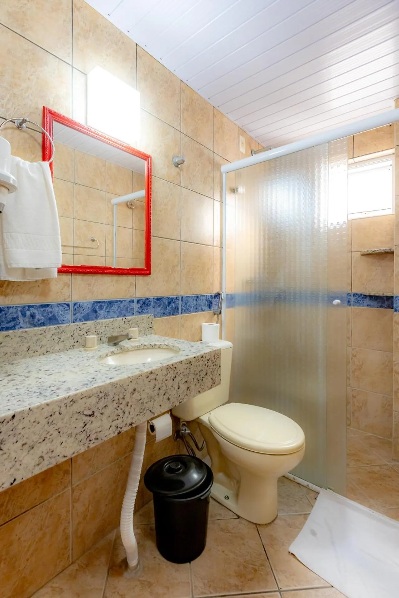 Bathroom in Mar Hotel