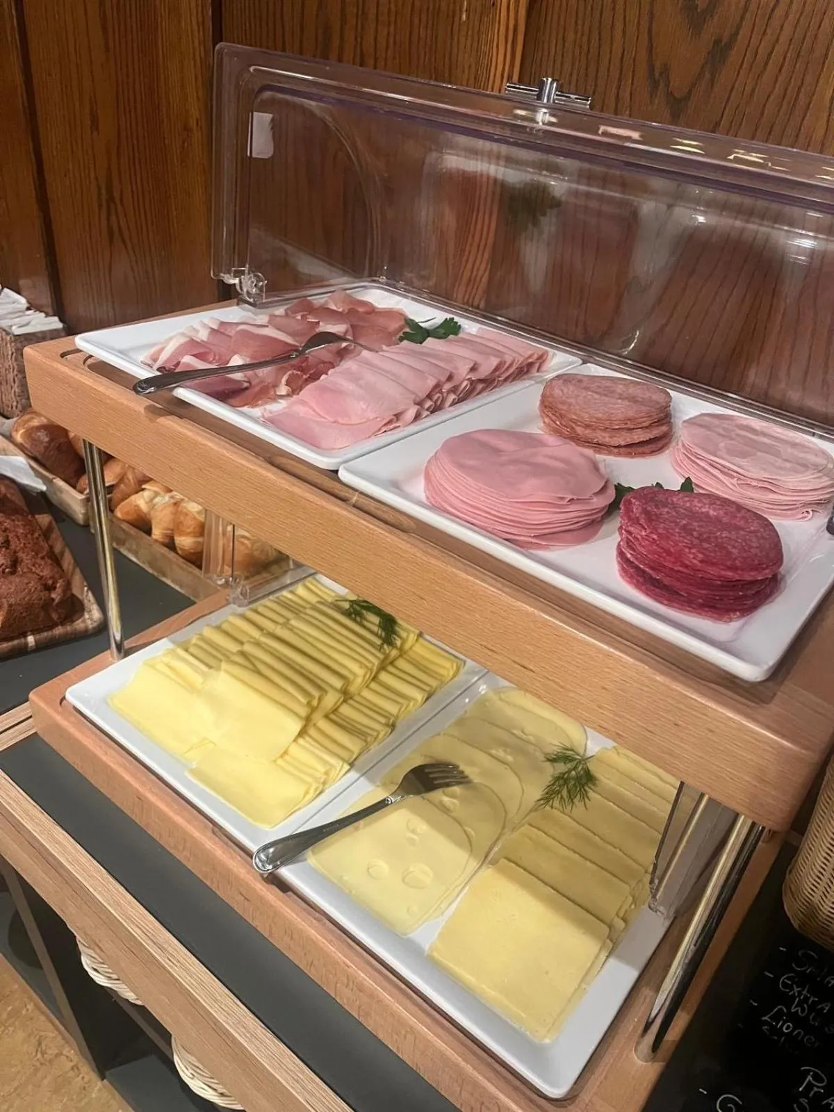 Breakfast in Hotel Mesnerwirt