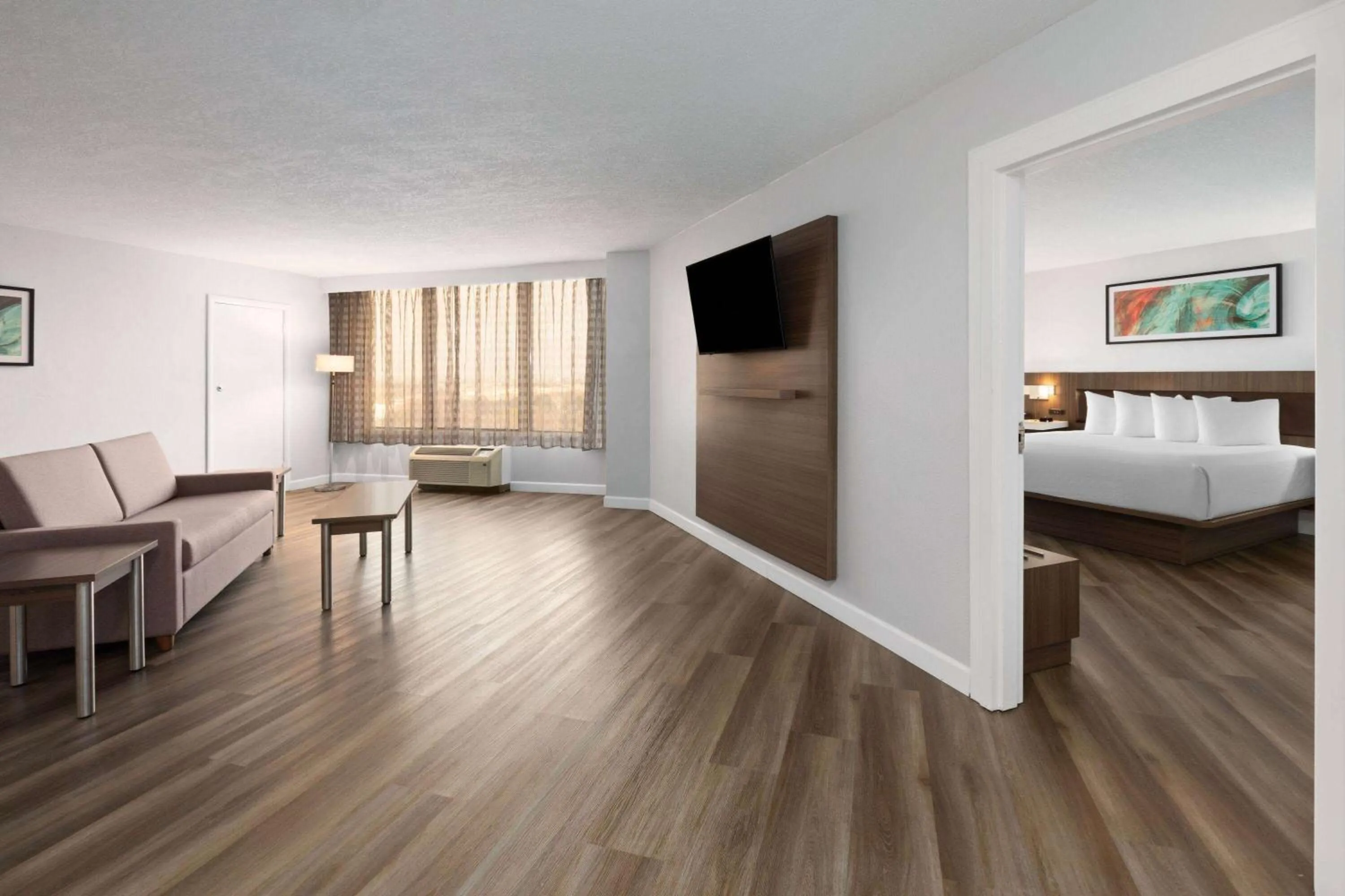 Photo of the whole room, Bed in Wyndham Garden Norfolk Downtown