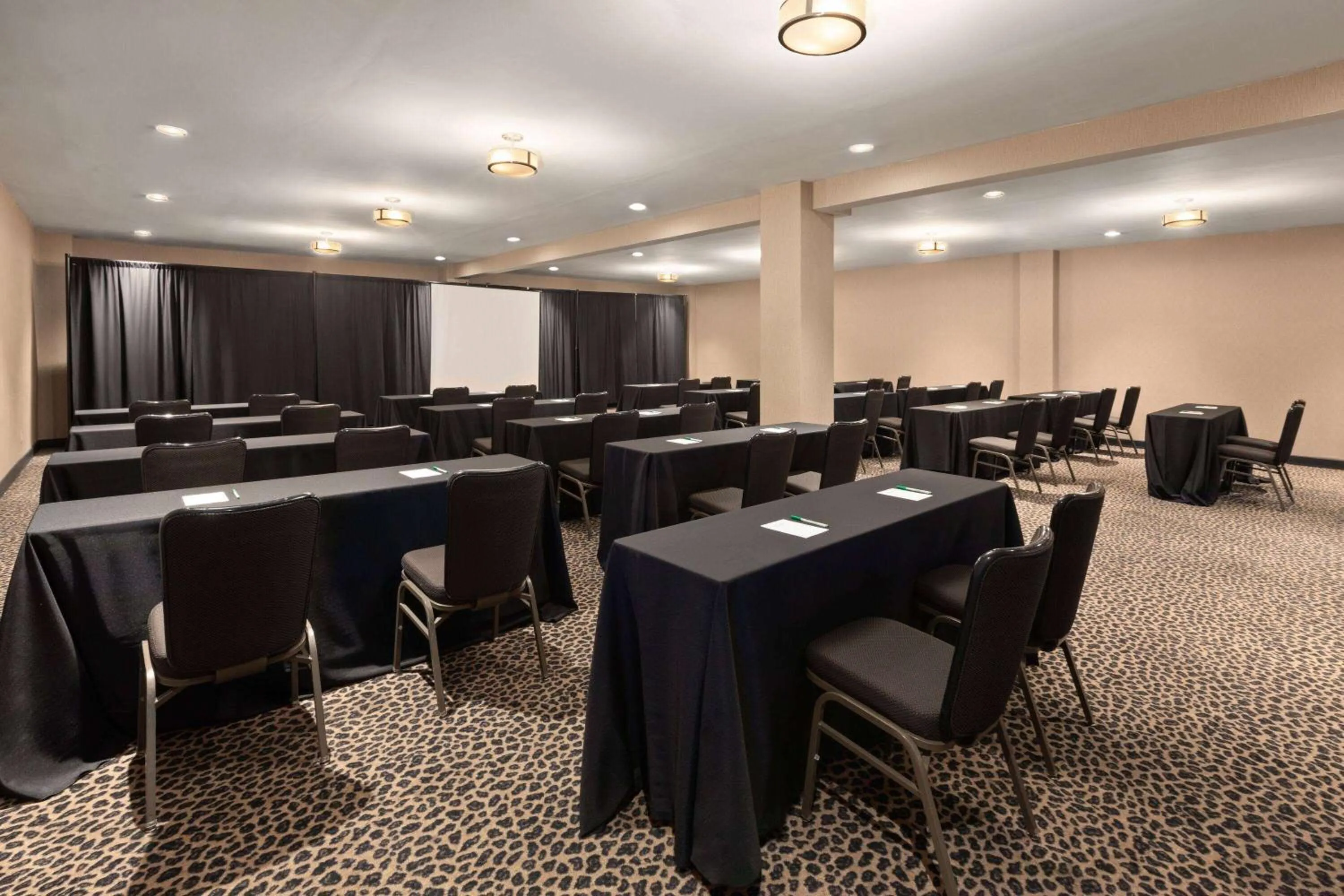 Meeting/conference room in Wyndham Garden Norfolk Downtown