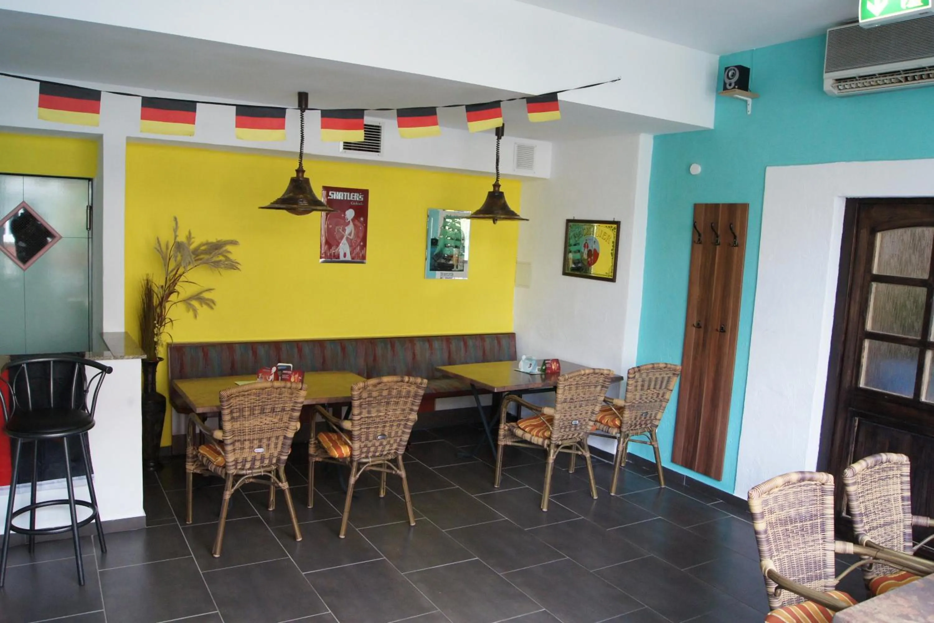 Lounge or bar in Hotel "Drei Rosen" OHG Regina & Hans - Peter Faßbinder