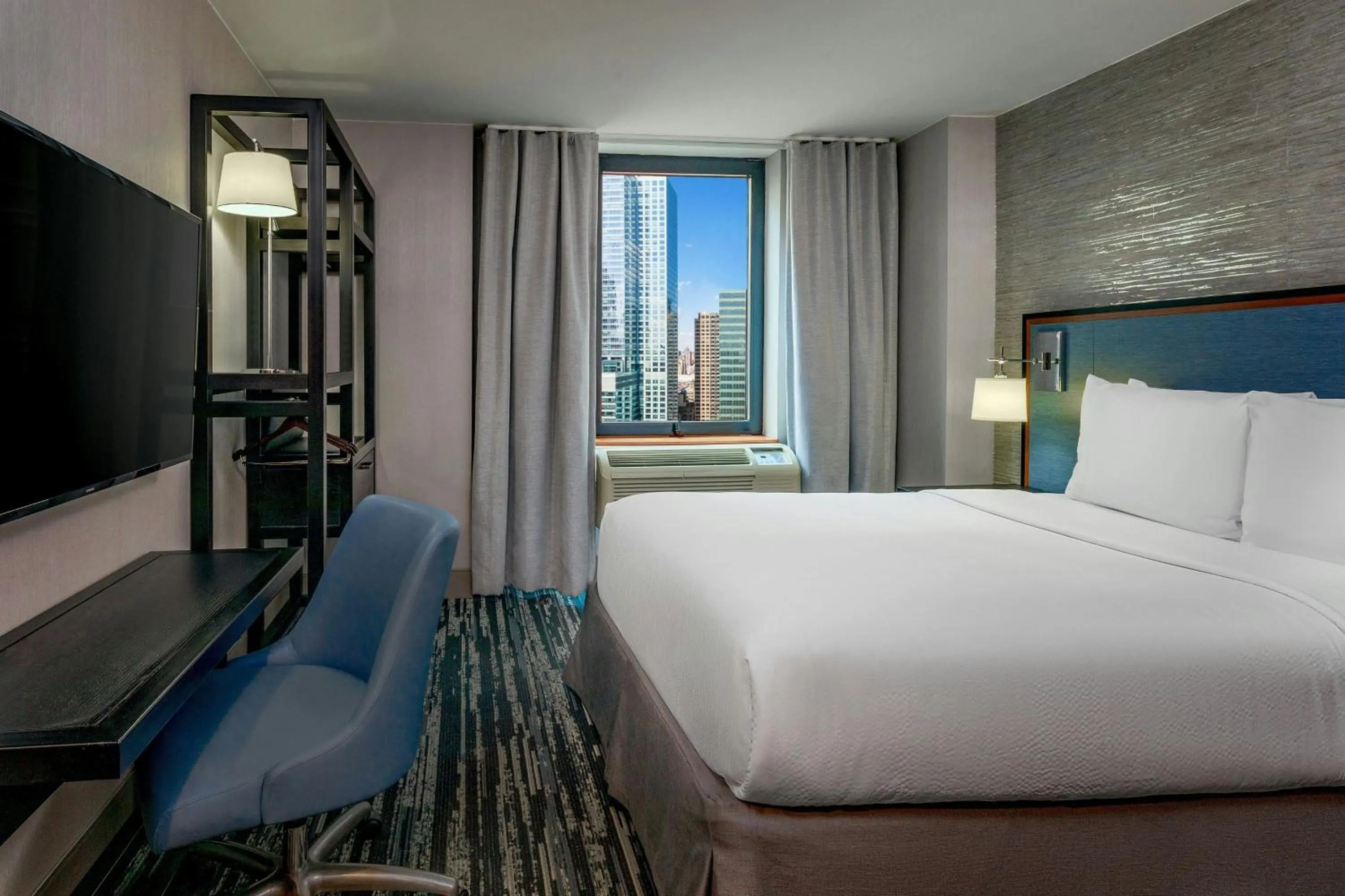 Photo of the whole room, Bed in Fairfield By Marriott New York Manhattan Times Square