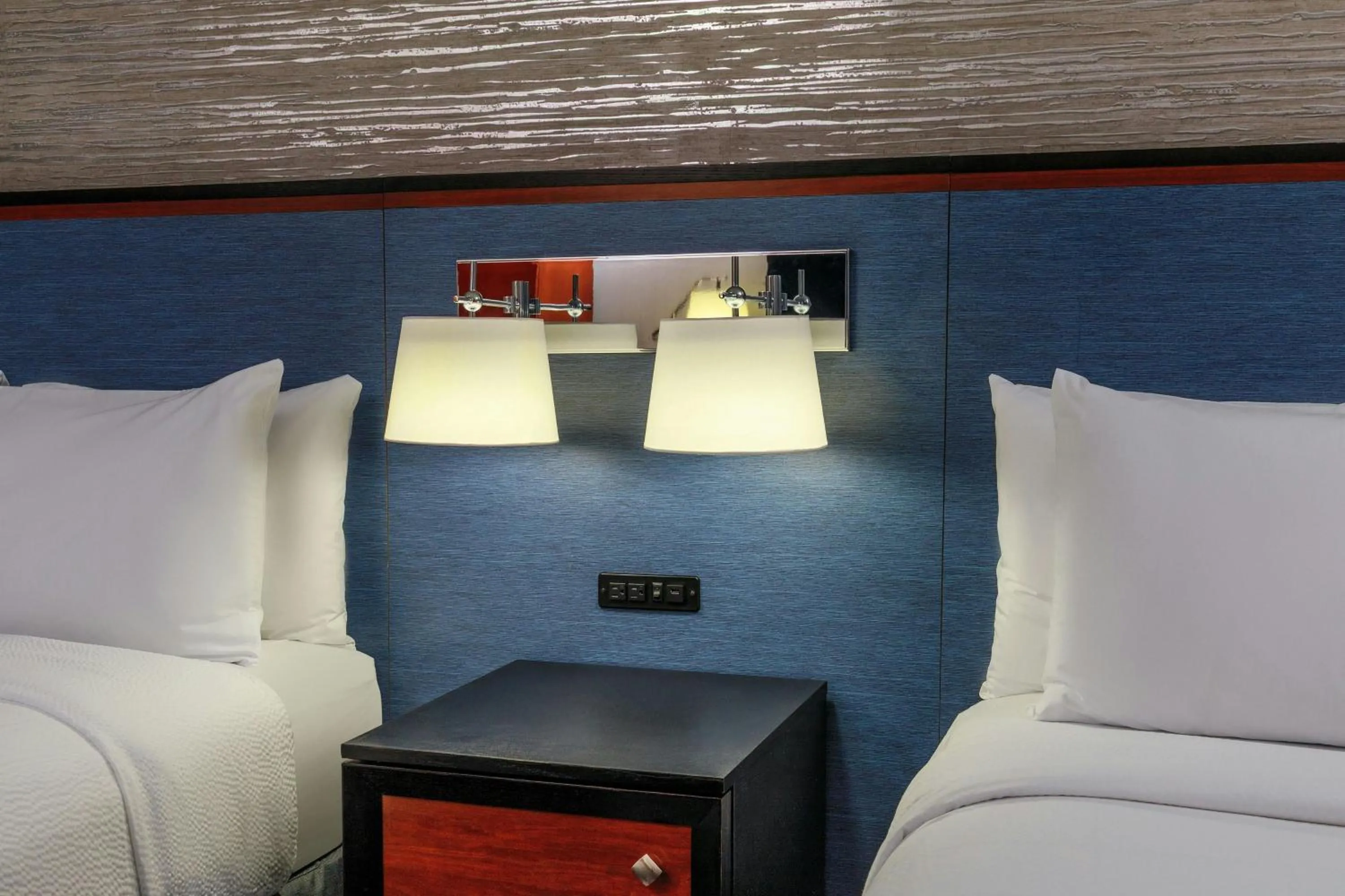 Photo of the whole room in Fairfield By Marriott New York Manhattan Times Square