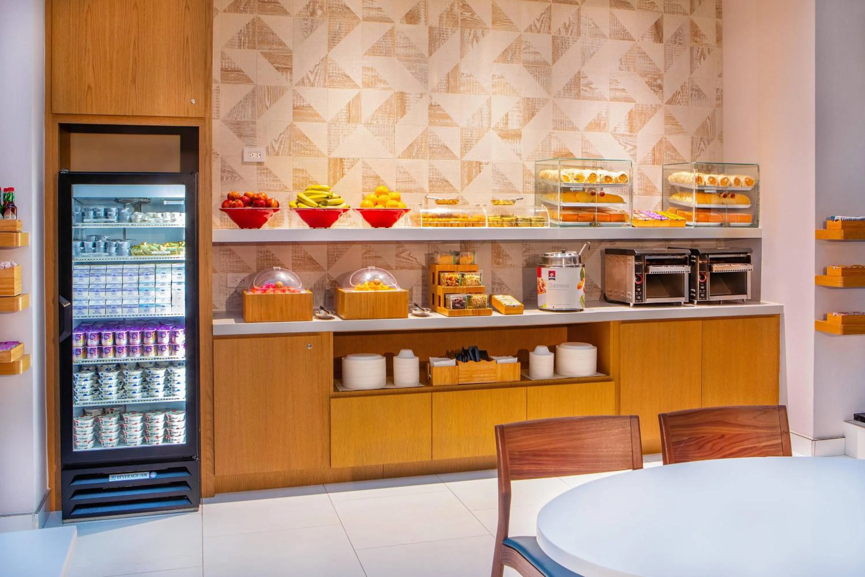 Breakfast in Fairfield By Marriott New York Manhattan Times Square